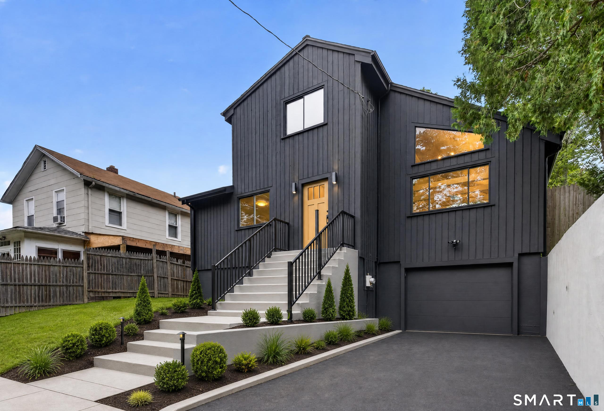 144 Acorn Avenue photo 4