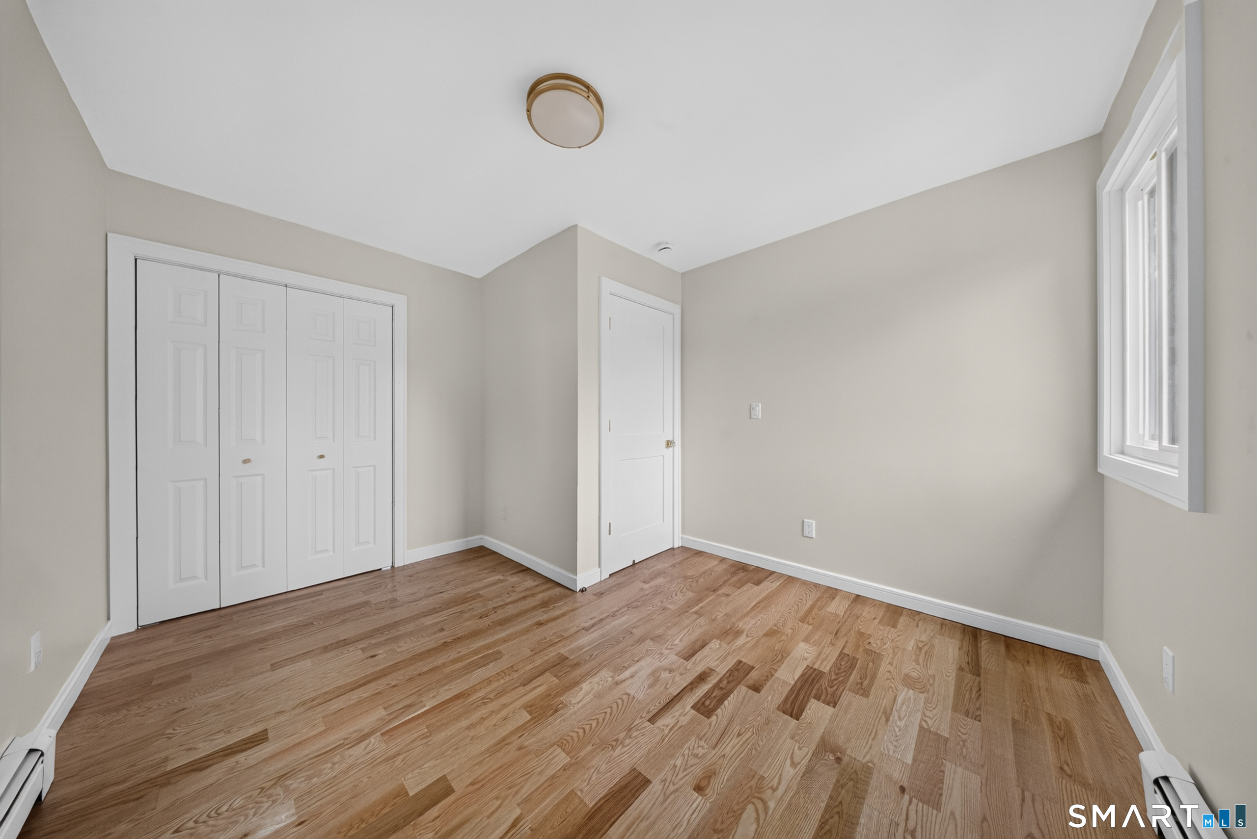144 Acorn Avenue photo 24