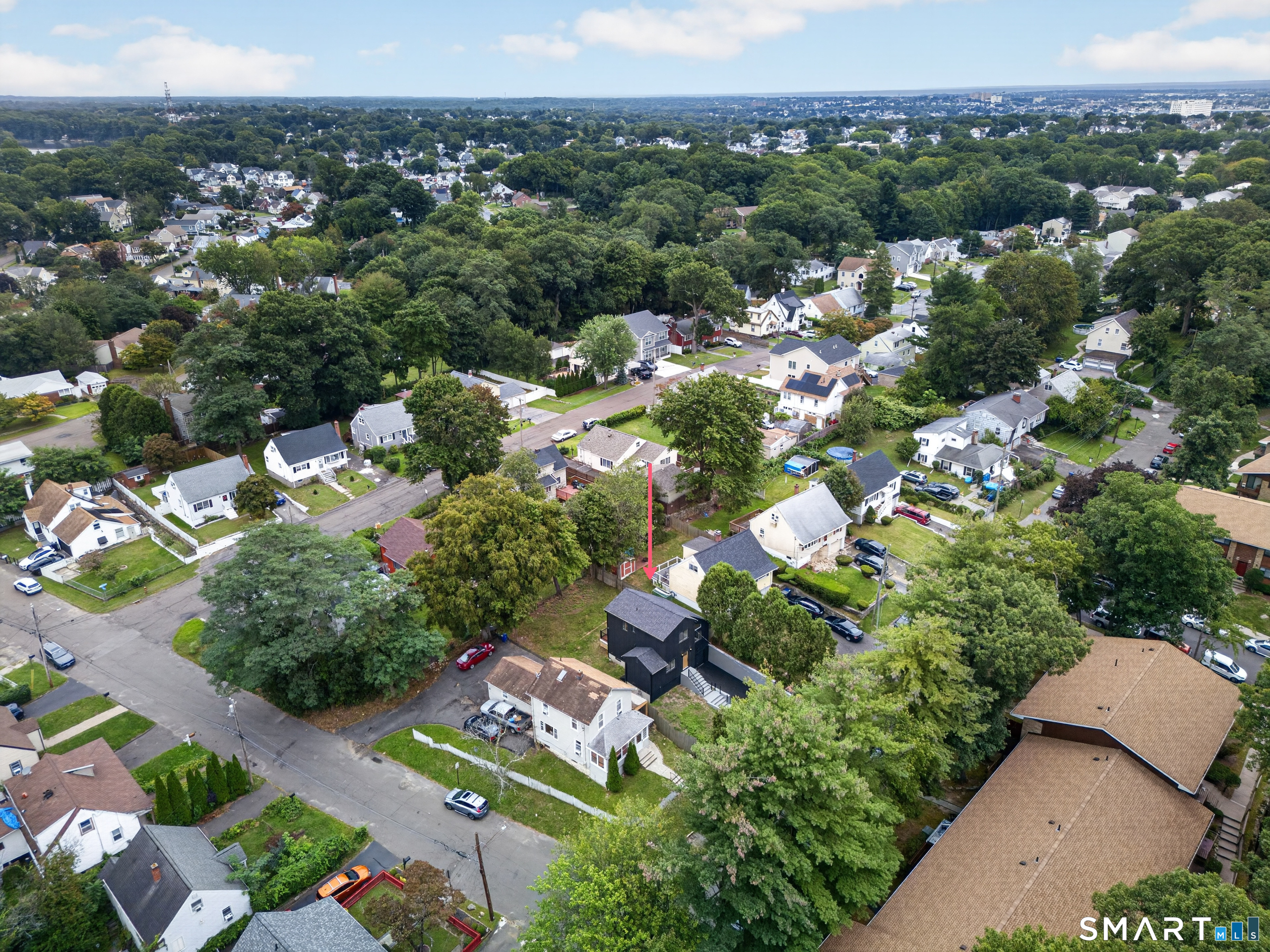 144 Acorn Avenue photo 31