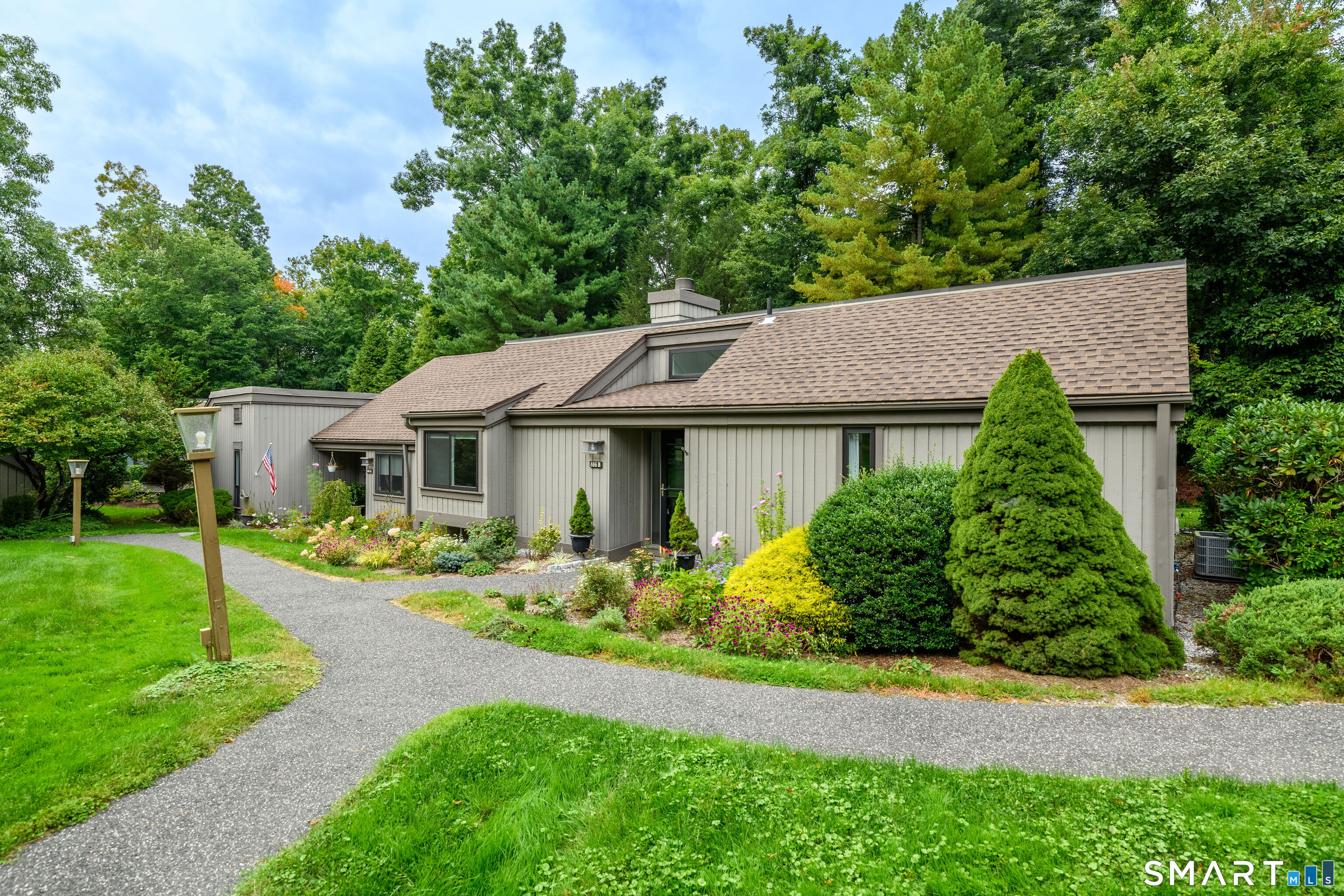 886 Heritage Village Unit #B