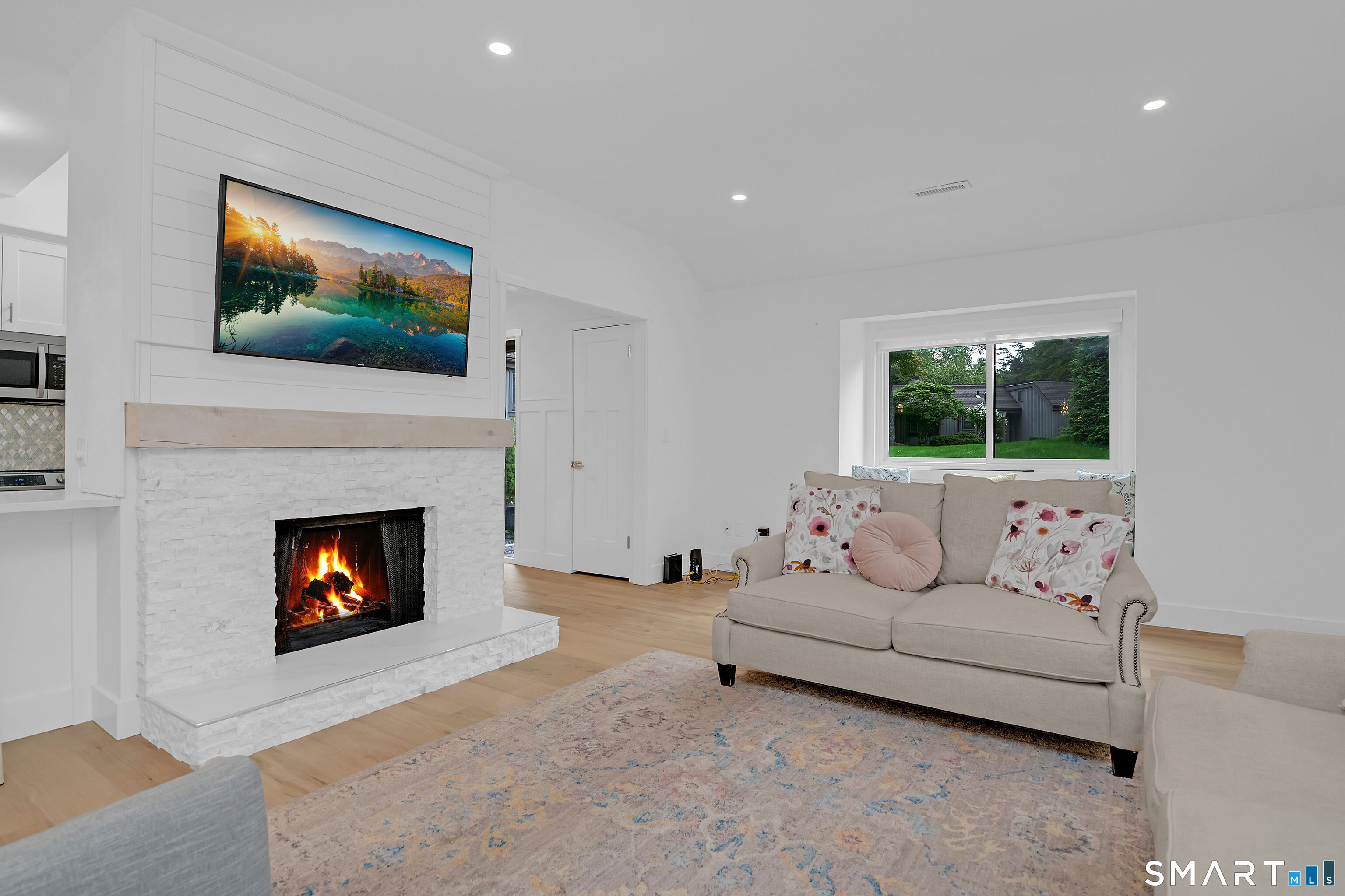 886 Heritage Village Unit #B photo 11