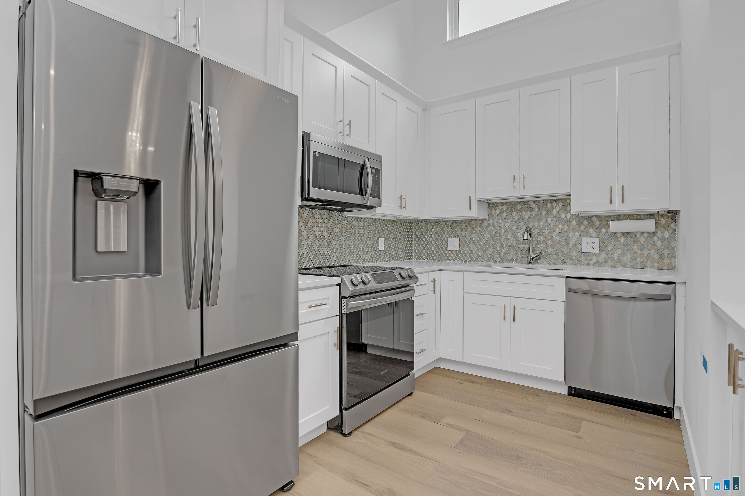 886 Heritage Village Unit #B photo 14