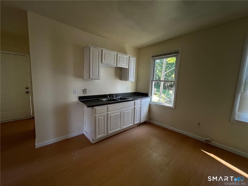 99 Lounsbury Avenue photo 14