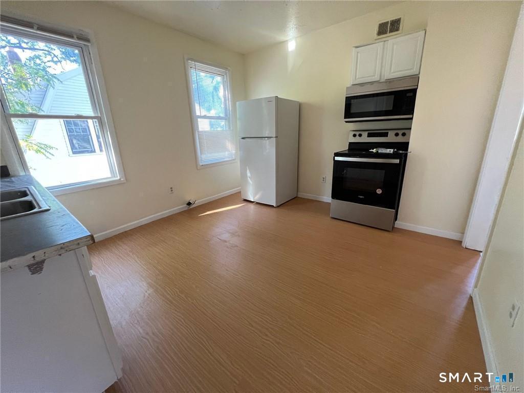 99 Lounsbury Avenue photo 18