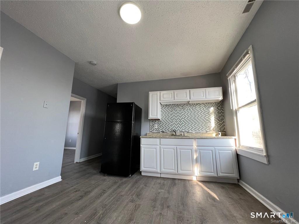 99 Lounsbury Avenue photo 22