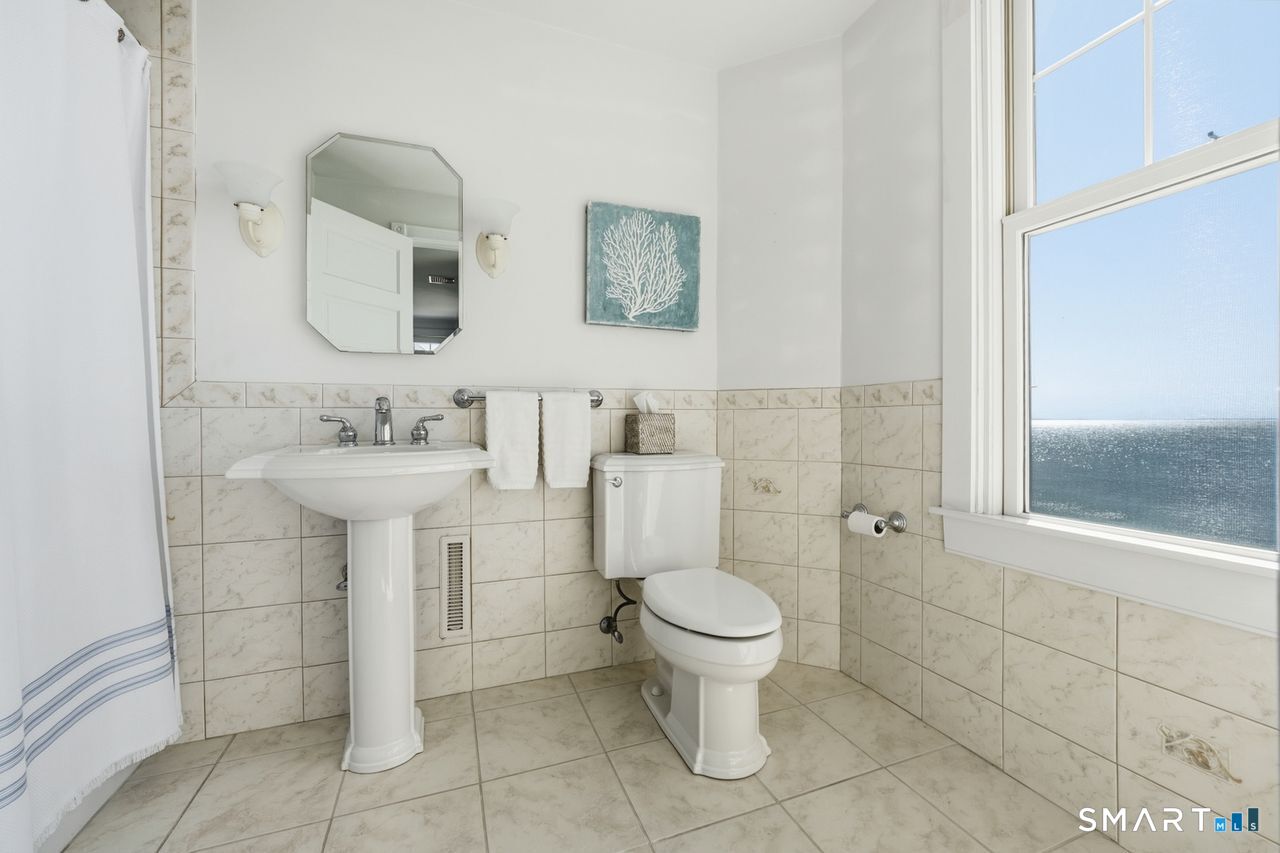 210 Fiske Lane photo 23