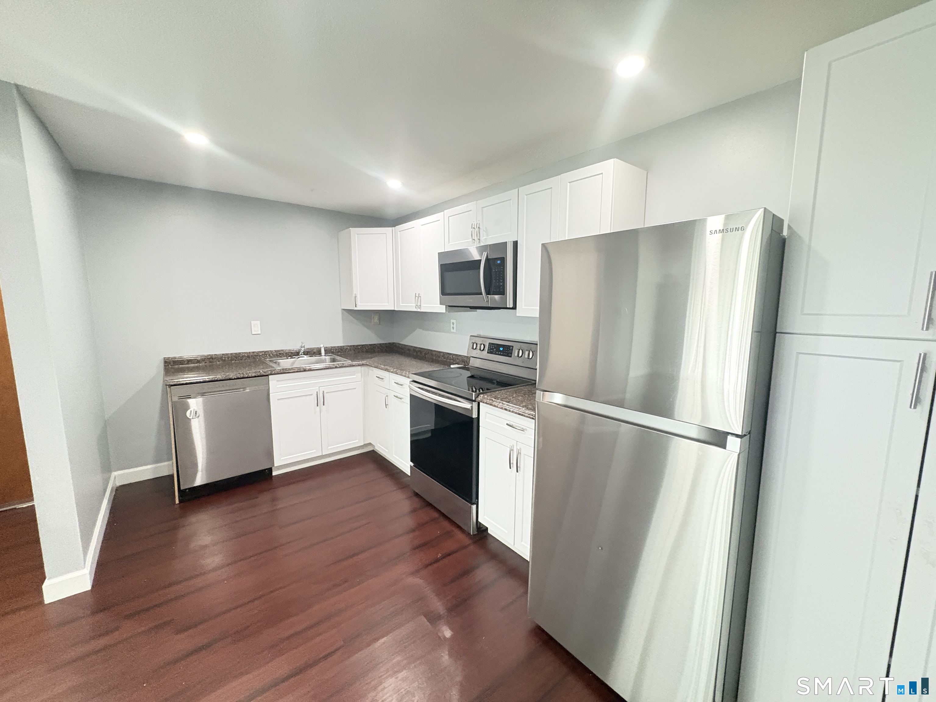 106 Oakwood Avenue Unit #T2 photo 4