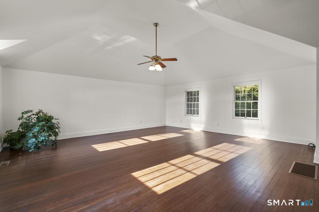 152 West River Street photo 23