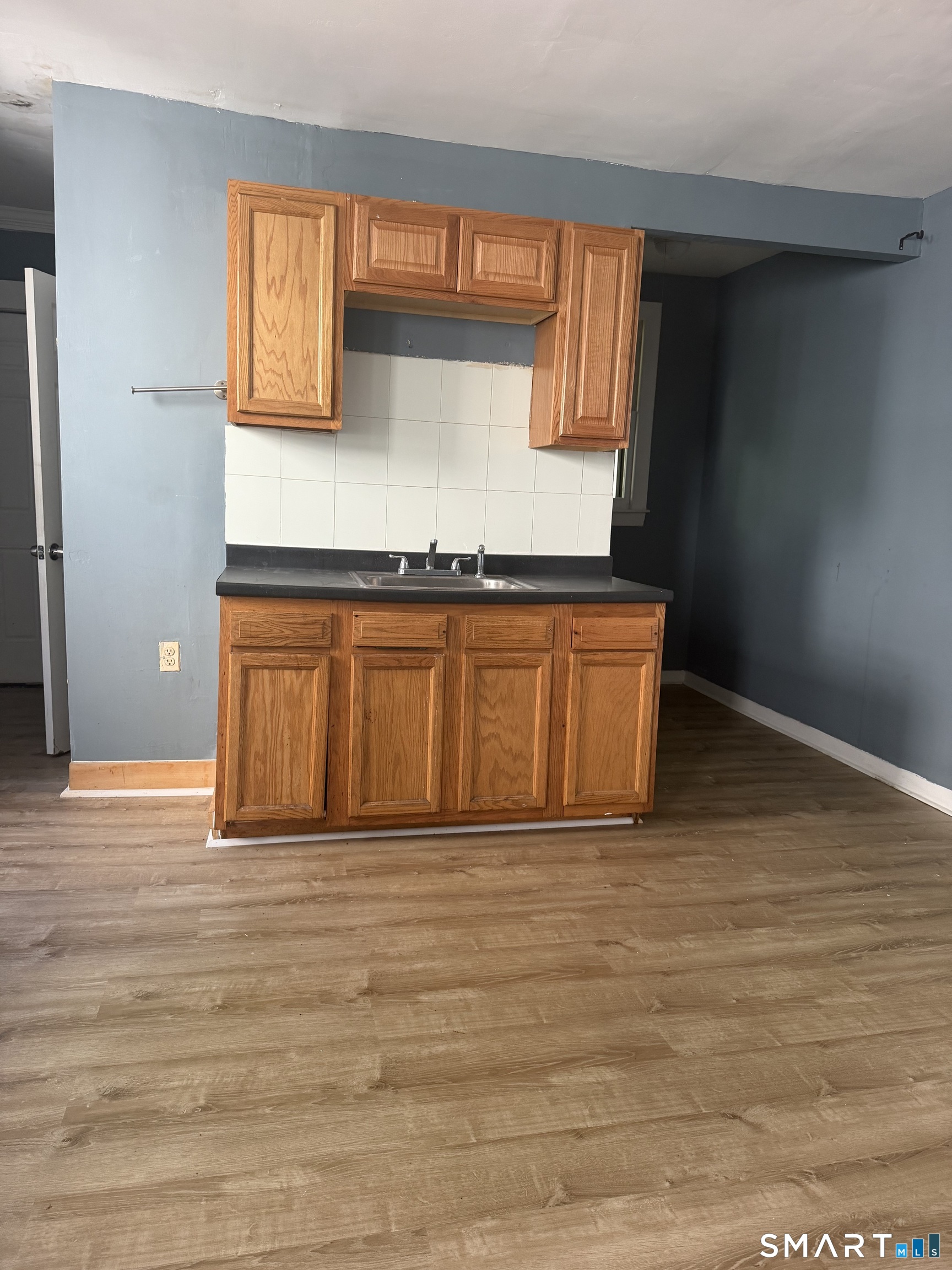 61 Lounsbury Street photo 9