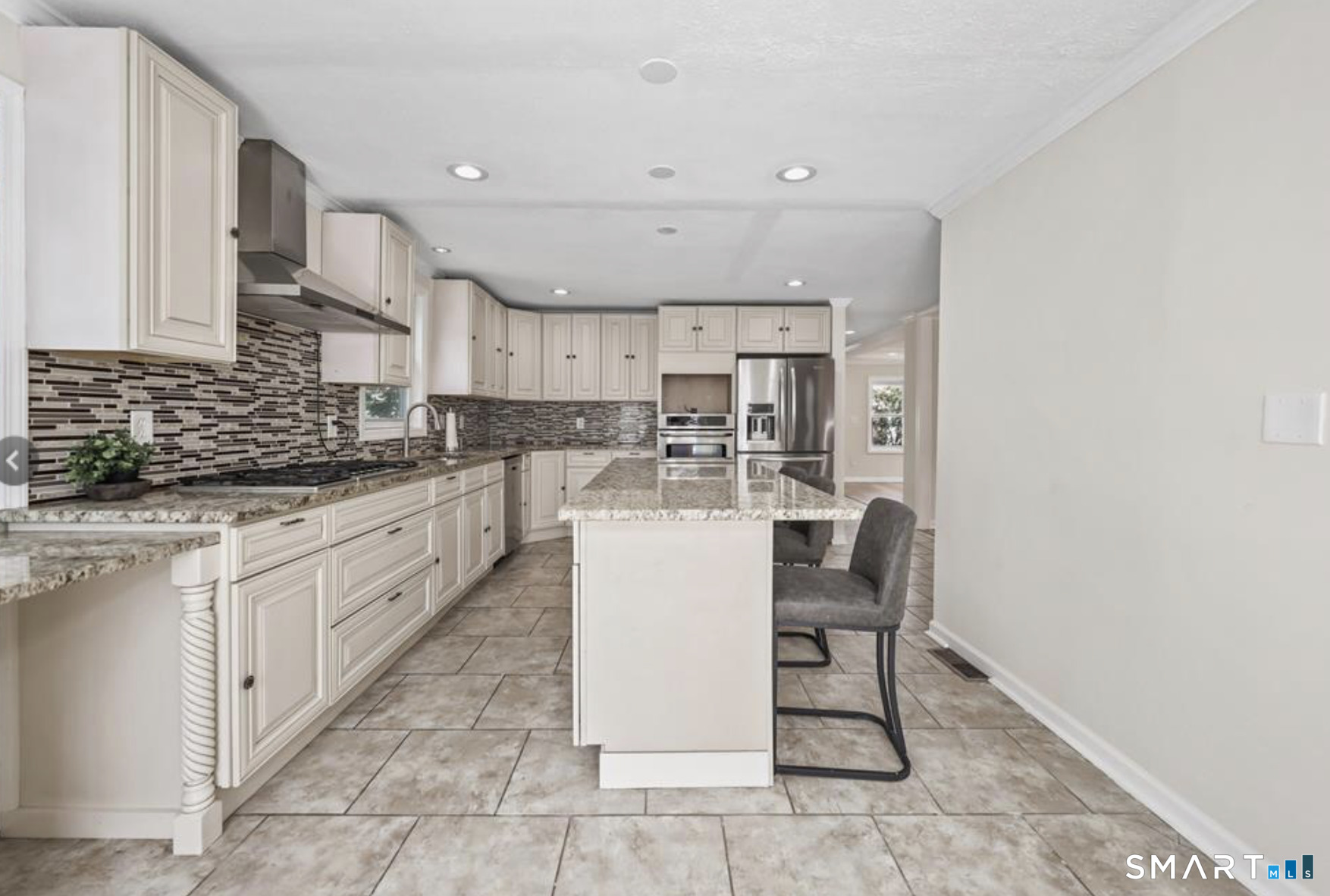 145 Dewey Street photo 14