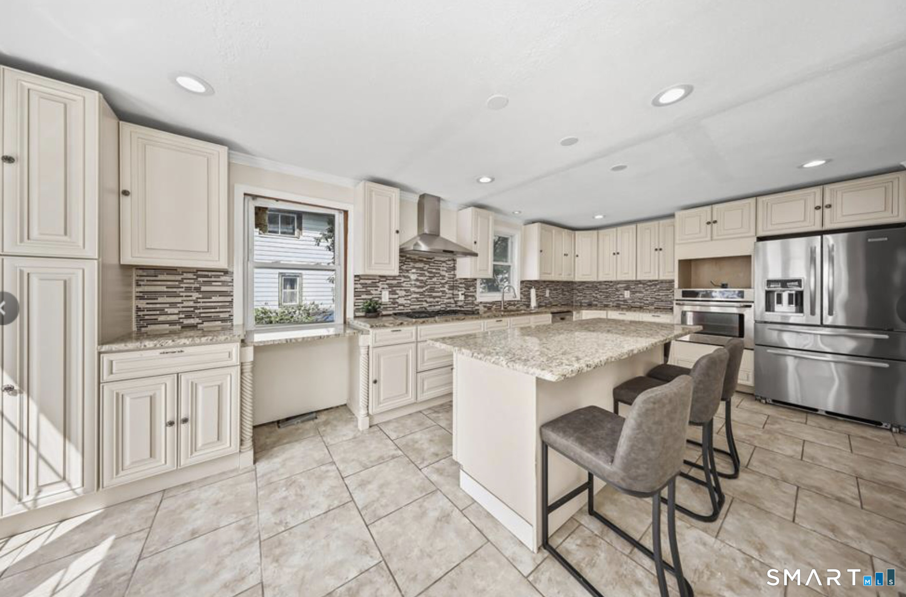 145 Dewey Street photo 15