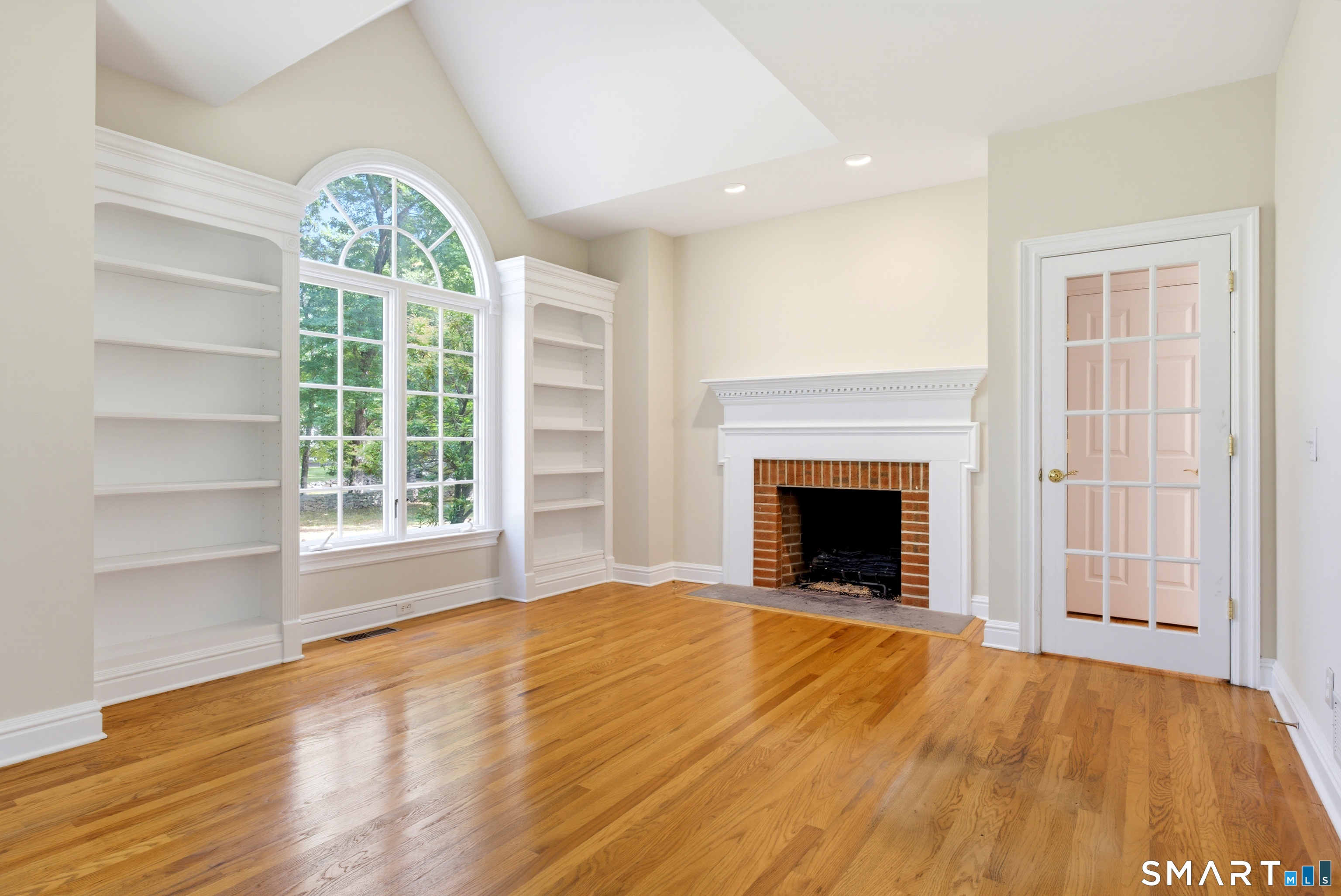 24 Langner Lane photo 14