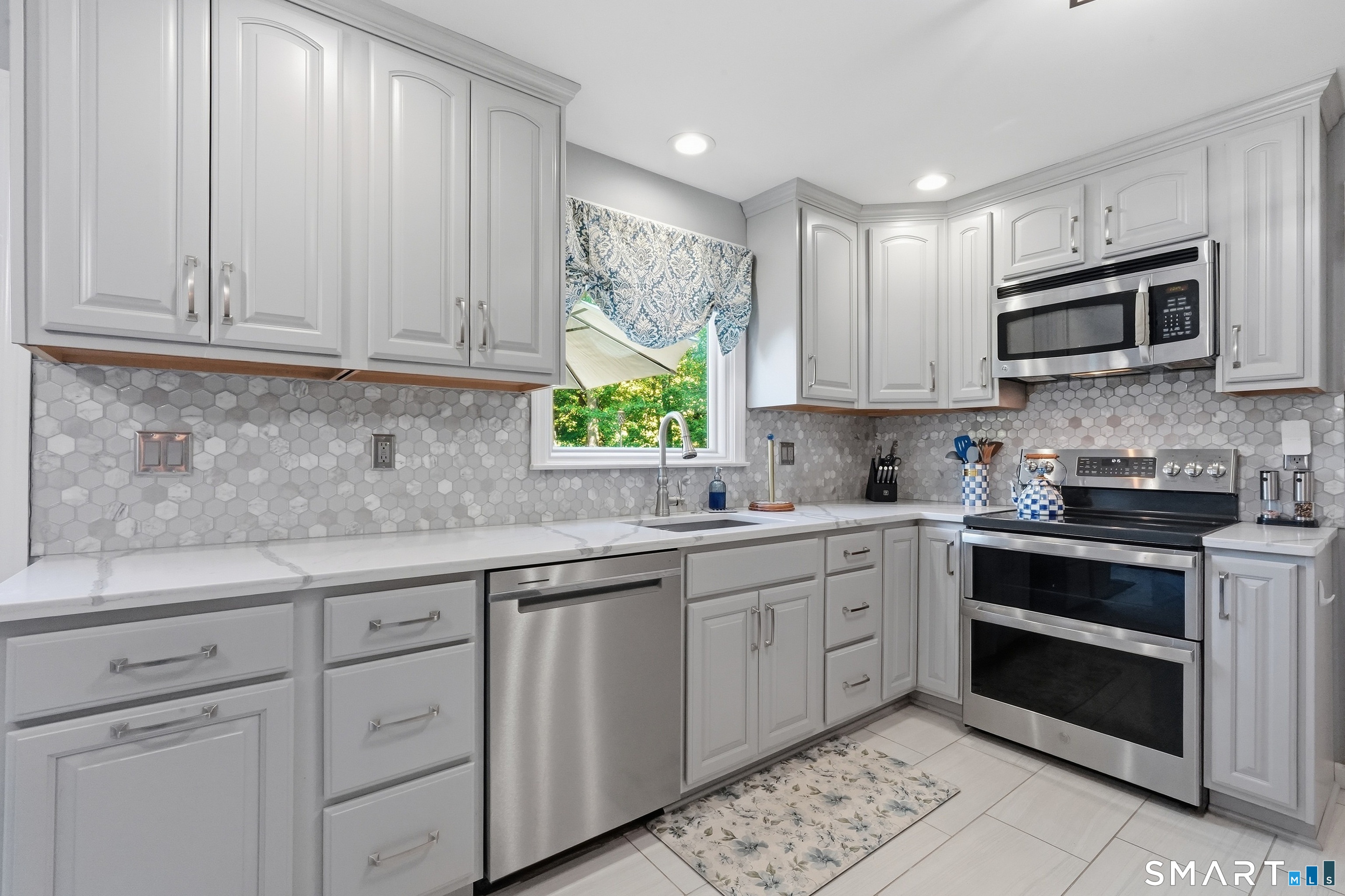 Photo 3 of Single family home for sale at 67 Chimney Sweep Hl Rd, Glastonbury, CT 06033 | MLS# 24207583 | Listing updated on 2026-09-19
