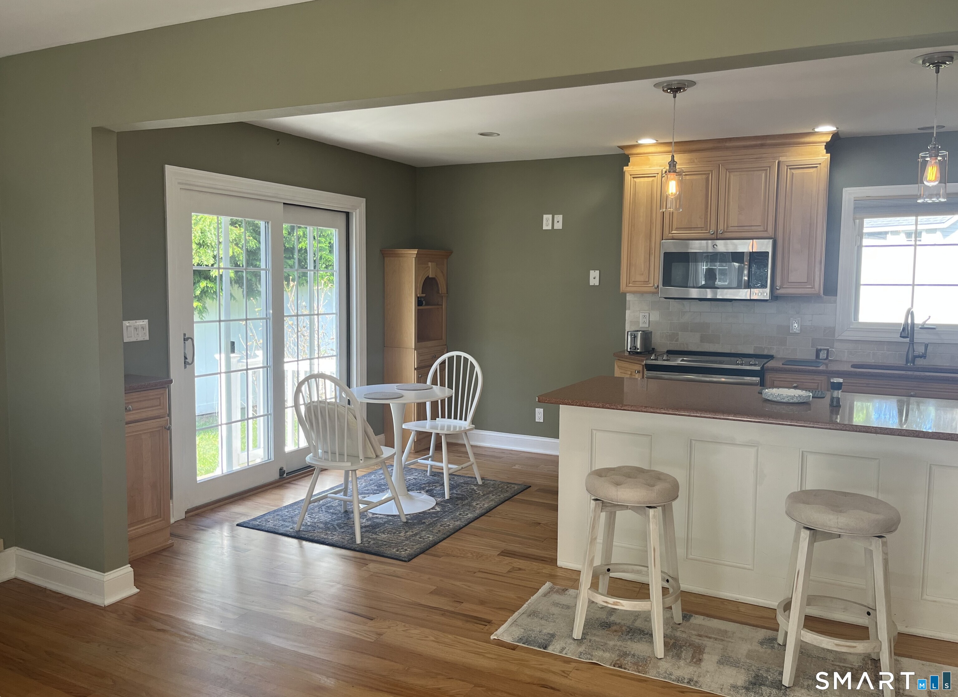 93 William Street photo 2
