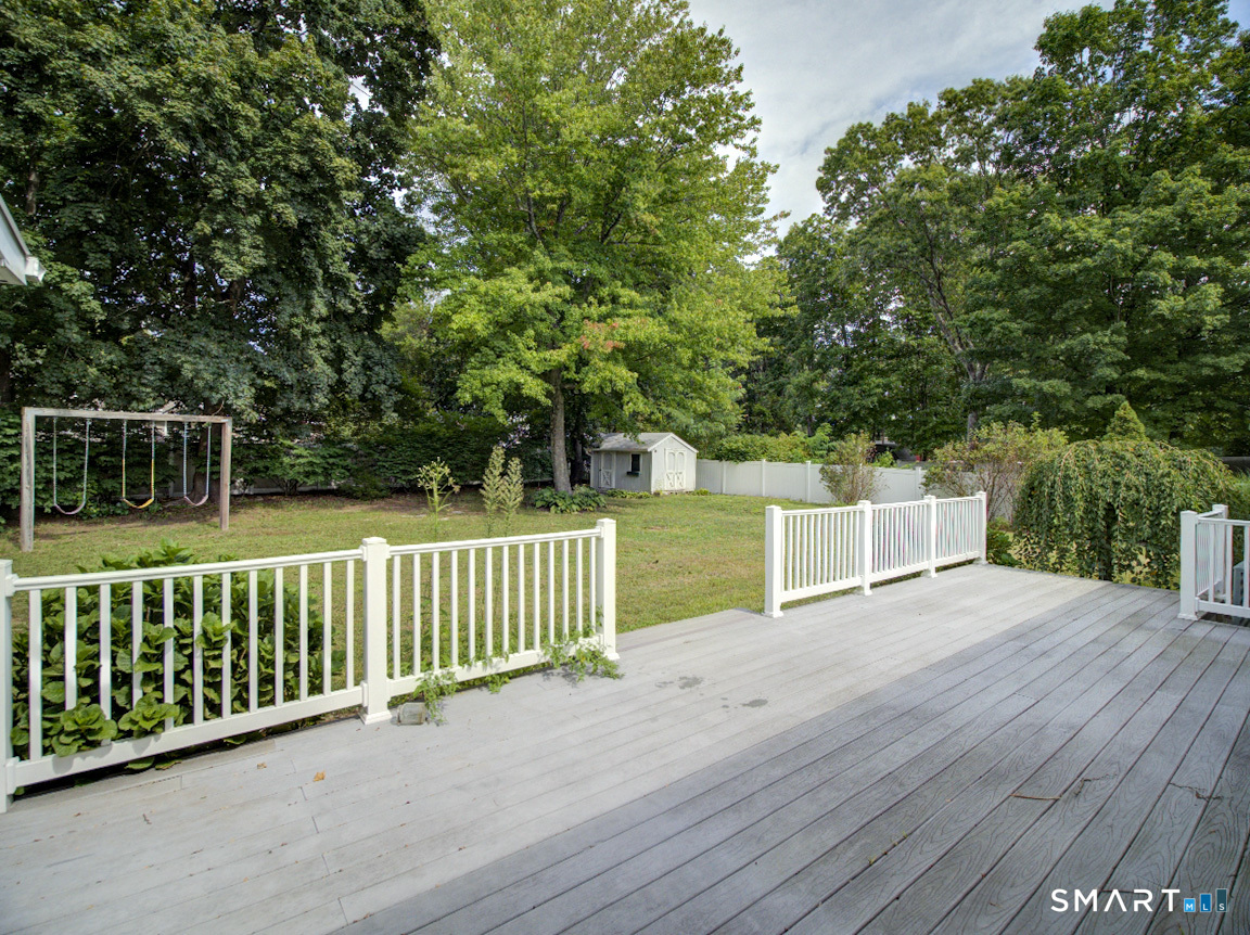 197 Maple Avenue photo 38
