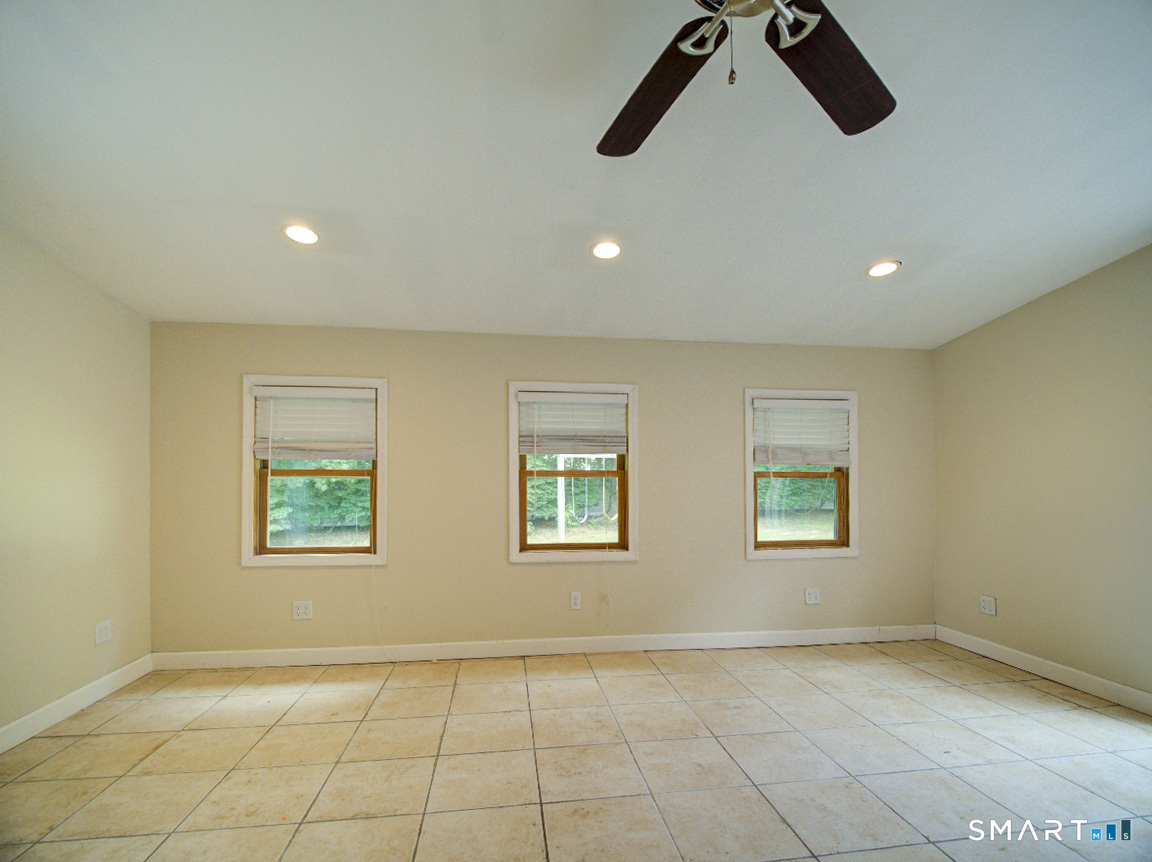 197 Maple Avenue photo 32