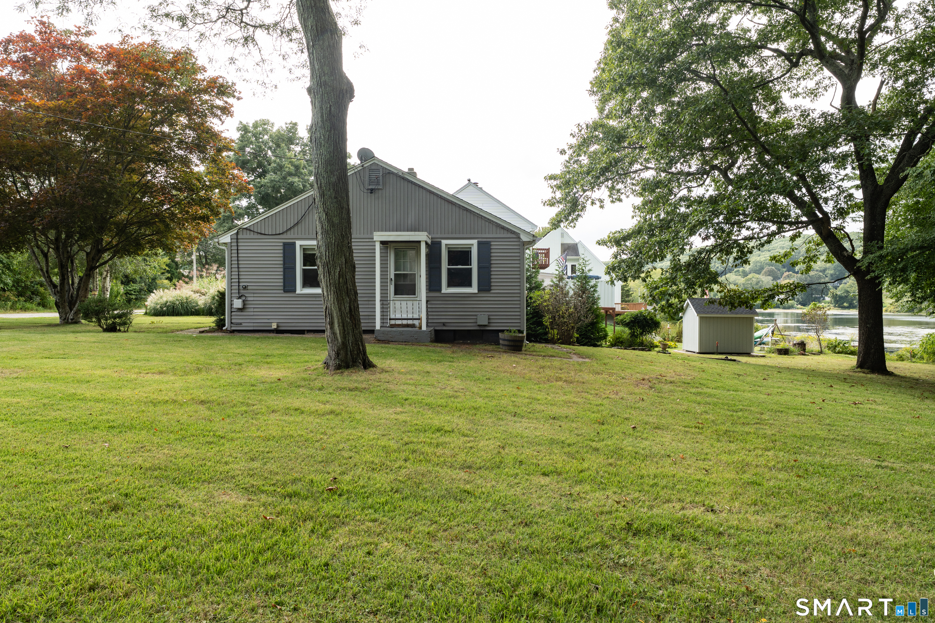 16 Pattagansett Drive photo 3