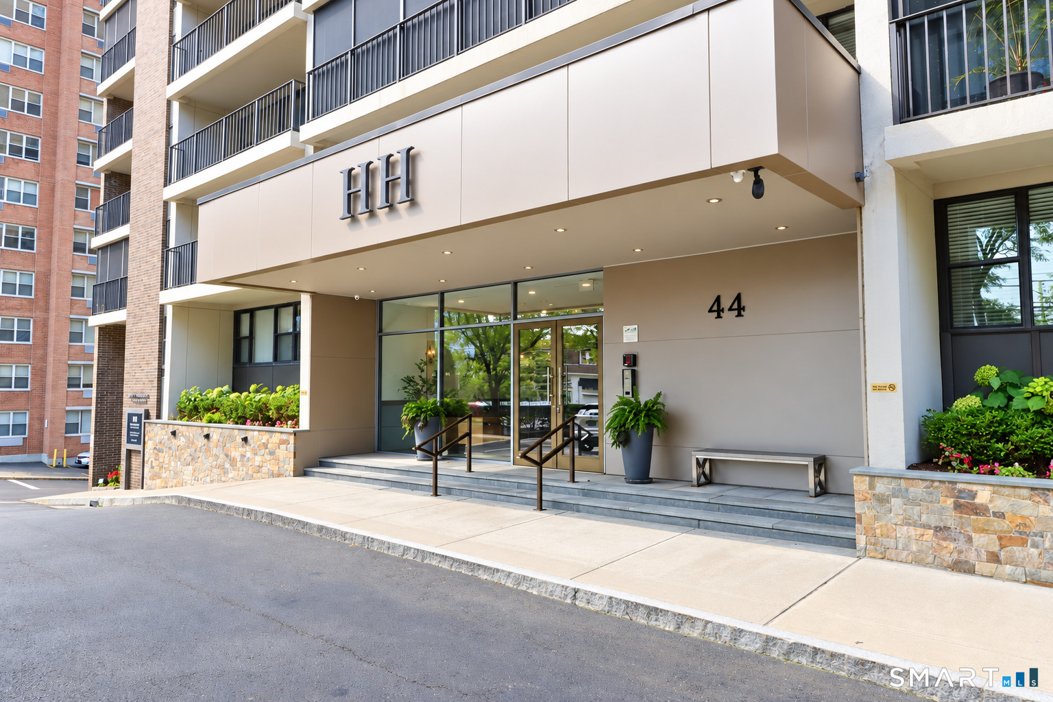 44 Strawberry Hill Avenue Unit #8K