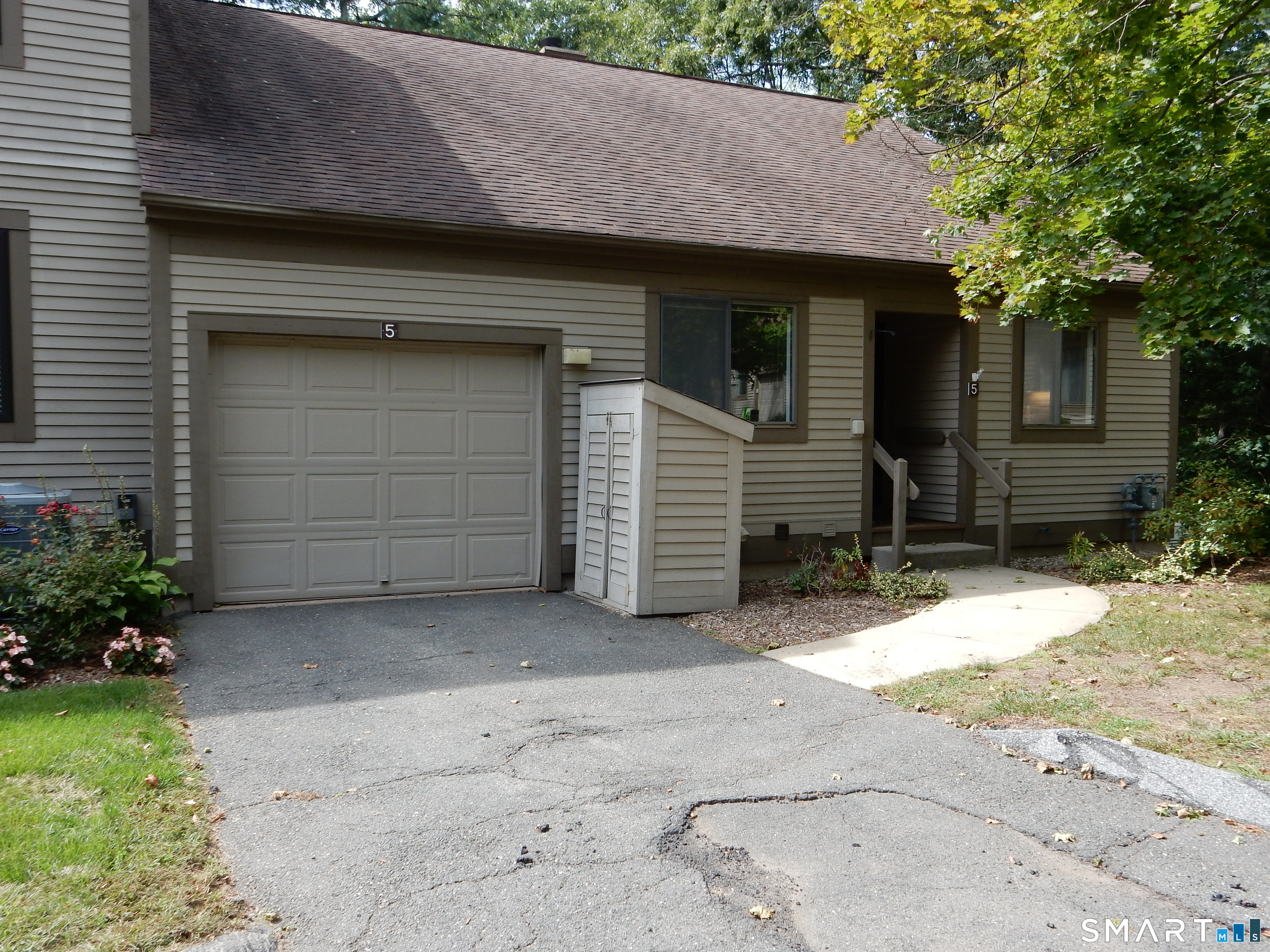 Photo 2 of Condo for sale at 5 Overlook Ct #5, Avon, CT 06001 | MLS# 24204909 | Listing updated on 2026-09-19