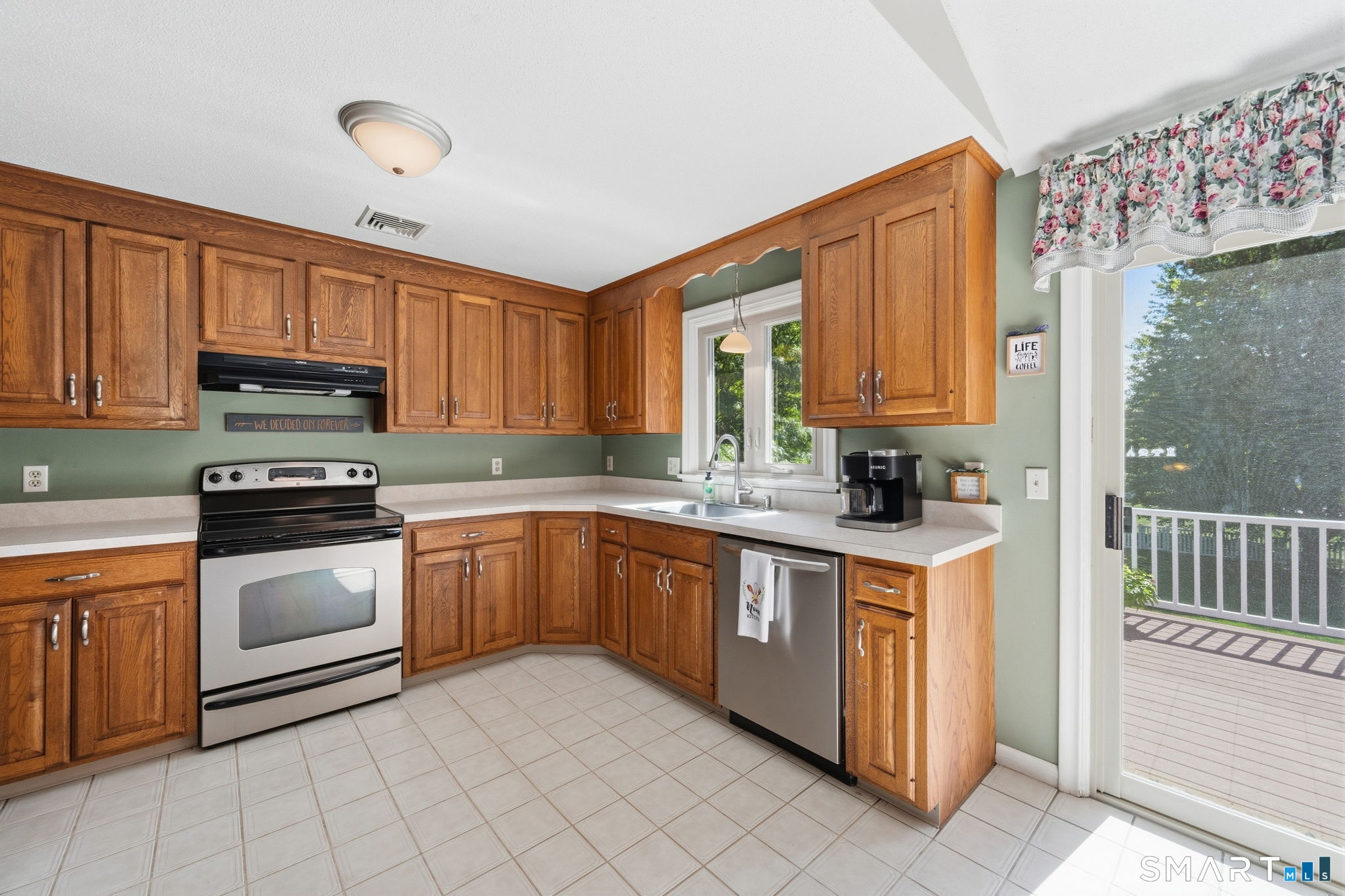 207 Lisa Drive photo 10