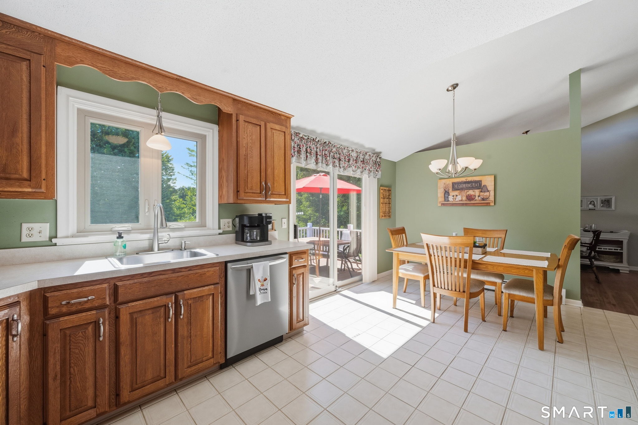 207 Lisa Drive photo 11
