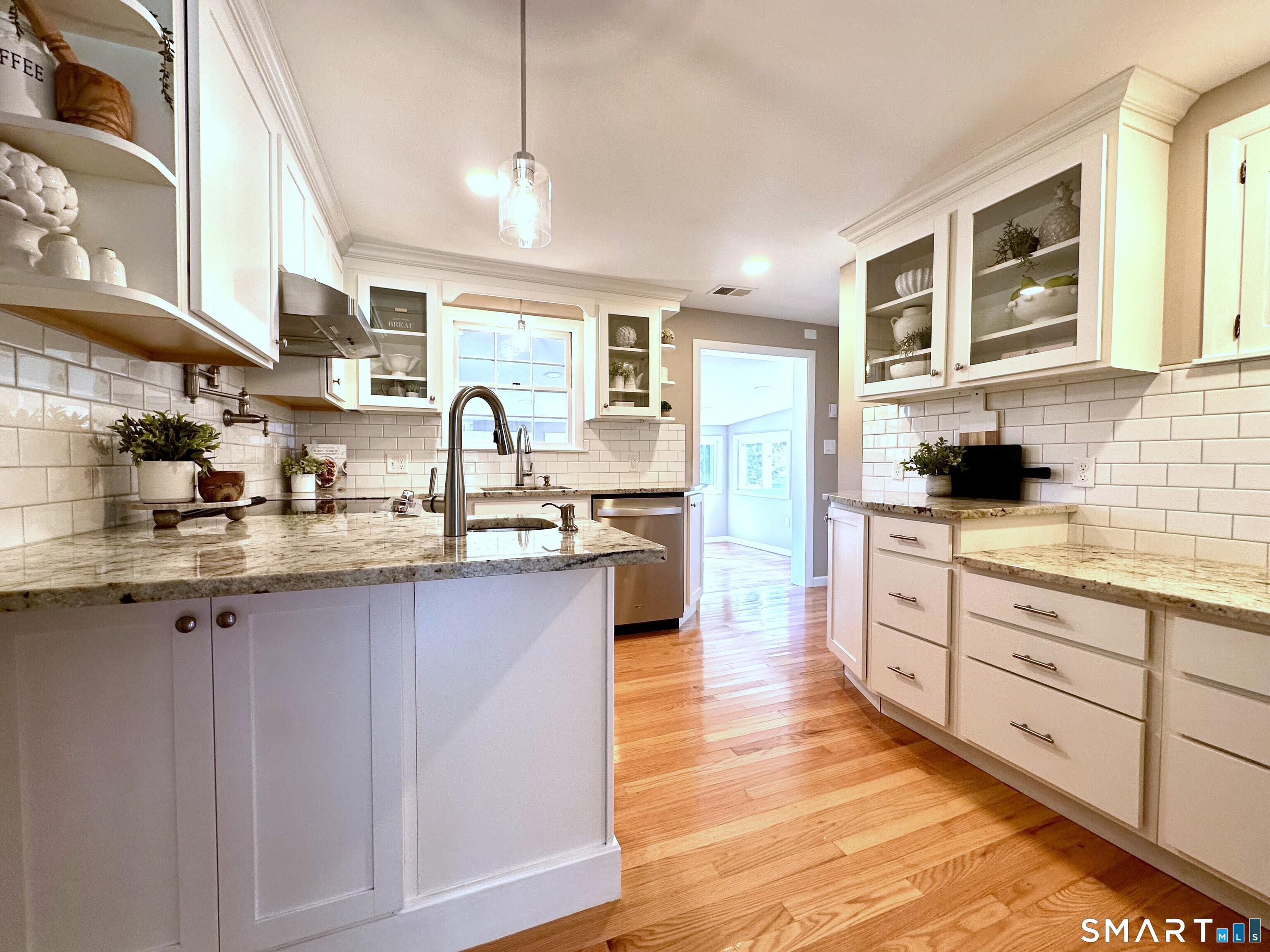 Photo 2 of Single family home for sale at 305 Prospect St, Wethersfield, CT 06109 | MLS# 24208456 | Listing updated on 2026-09-19