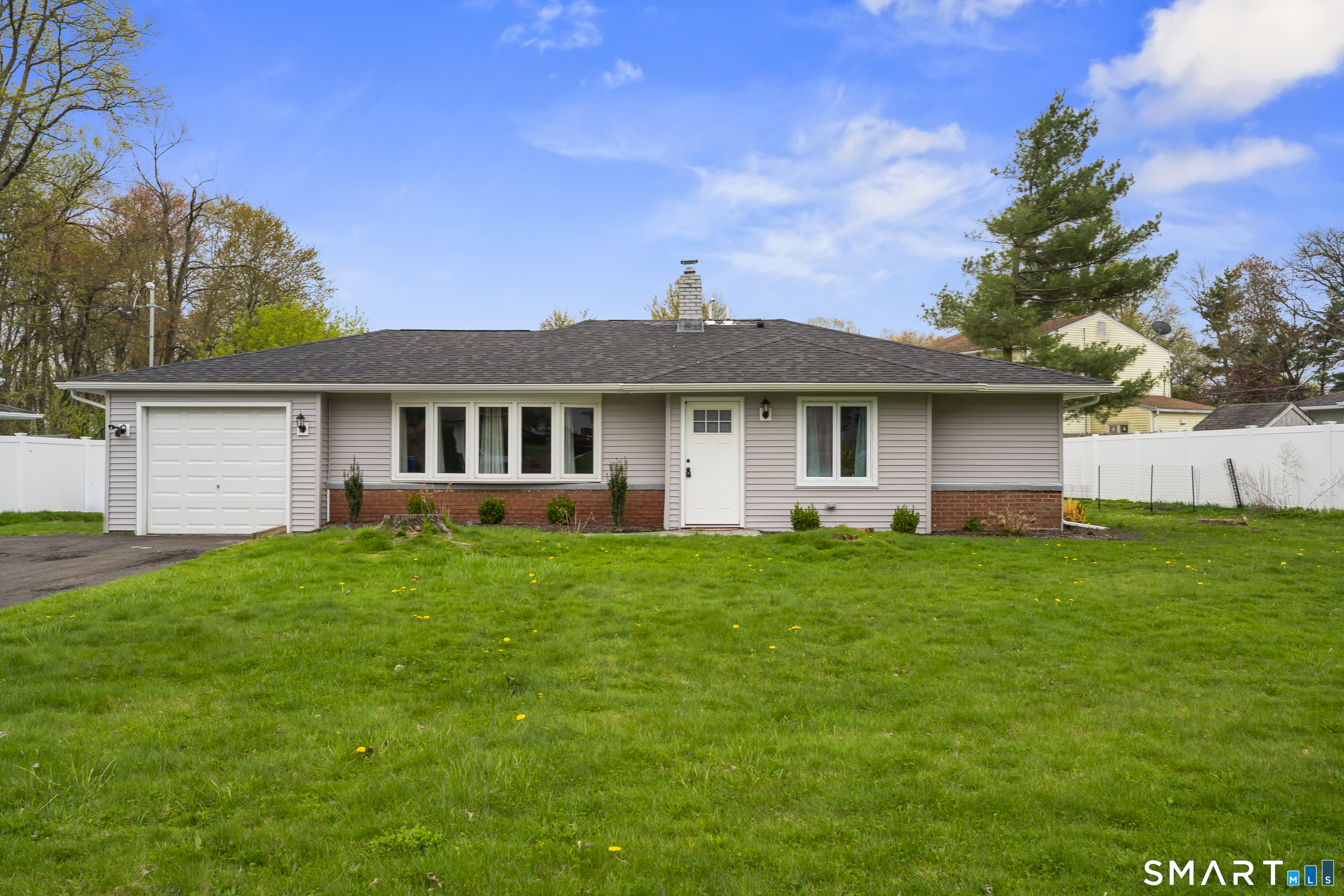 Photo 1 of Single family home for sale at 175 Reservoir Rd, Newington, CT 06111 | MLS# 24208423 | Listing updated on 2026-09-19