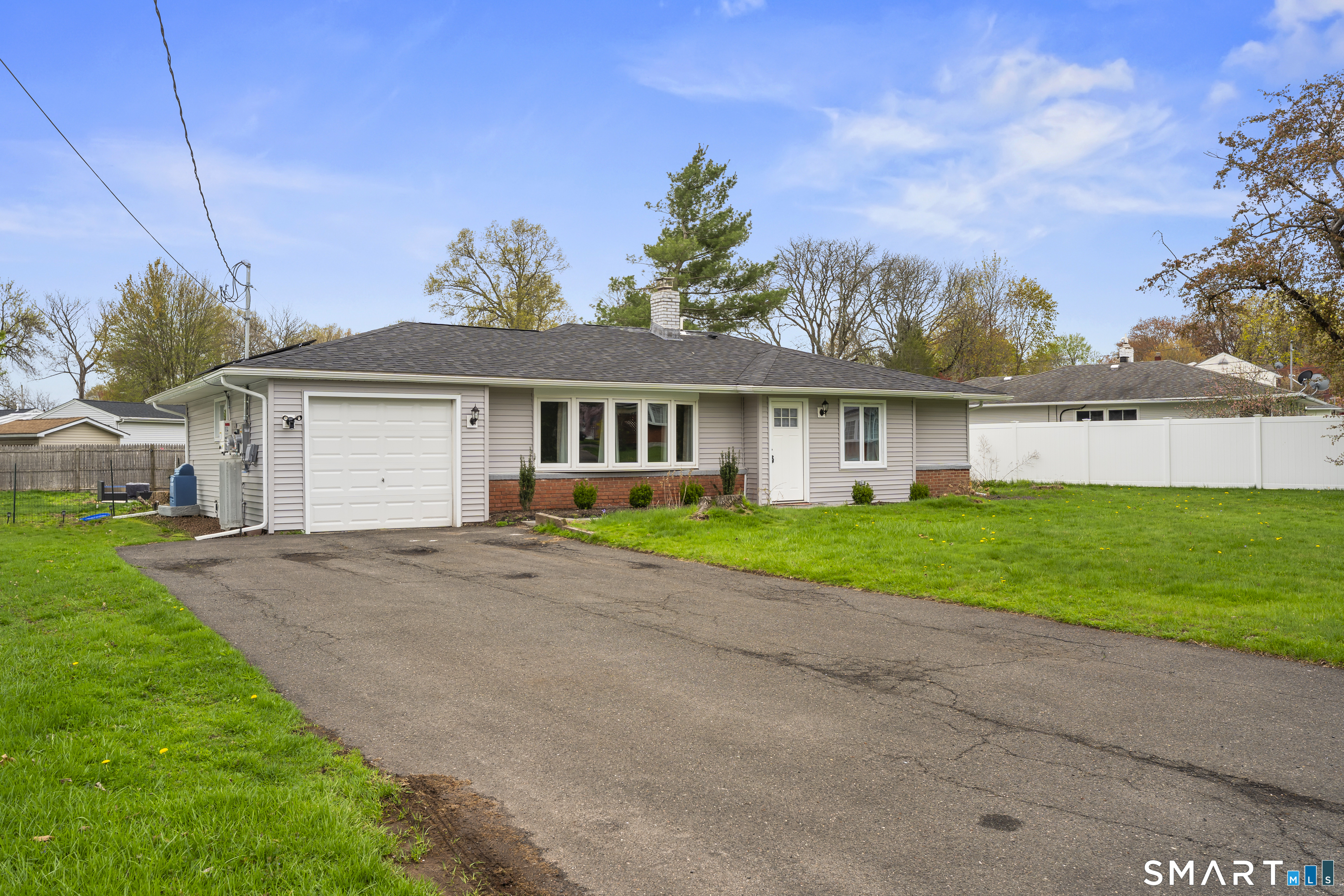 Single family home for sale at 175 Reservoir Rd, Newington, CT 06111 | MLS# 24208423 | Listing updated on 2026-09-19