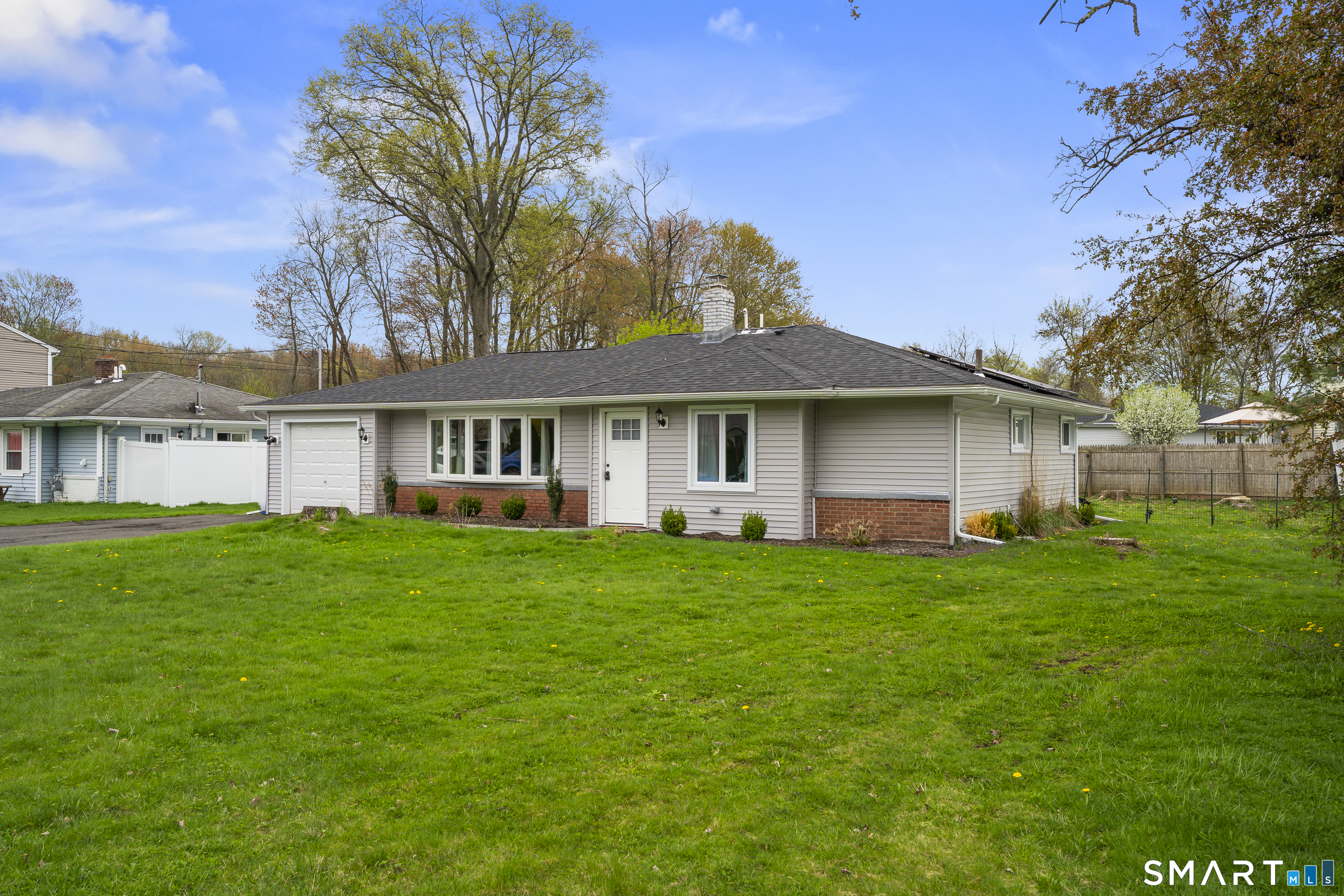 Photo 2 of Single family home for sale at 175 Reservoir Rd, Newington, CT 06111 | MLS# 24208423 | Listing updated on 2026-09-19