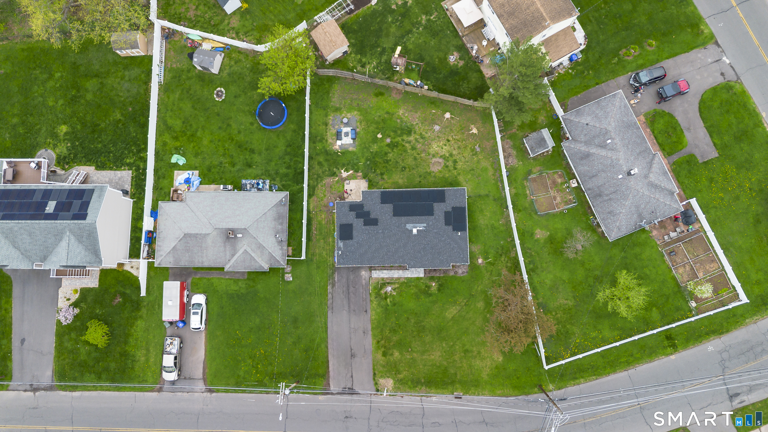 Photo 3 of Single family home for sale at 175 Reservoir Rd, Newington, CT 06111 | MLS# 24208423 | Listing updated on 2026-09-19