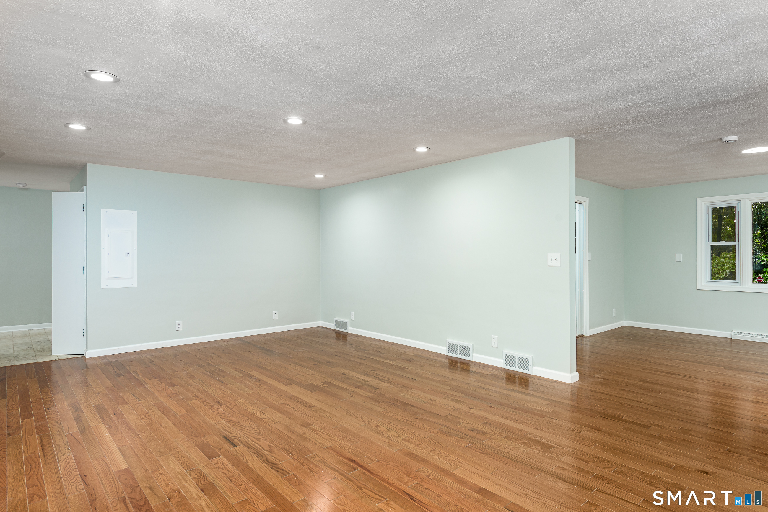 8 Lincoln Avenue photo 11