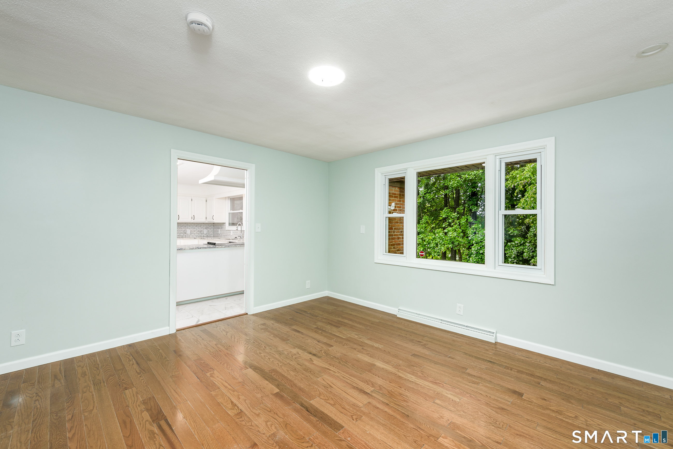 8 Lincoln Avenue photo 12