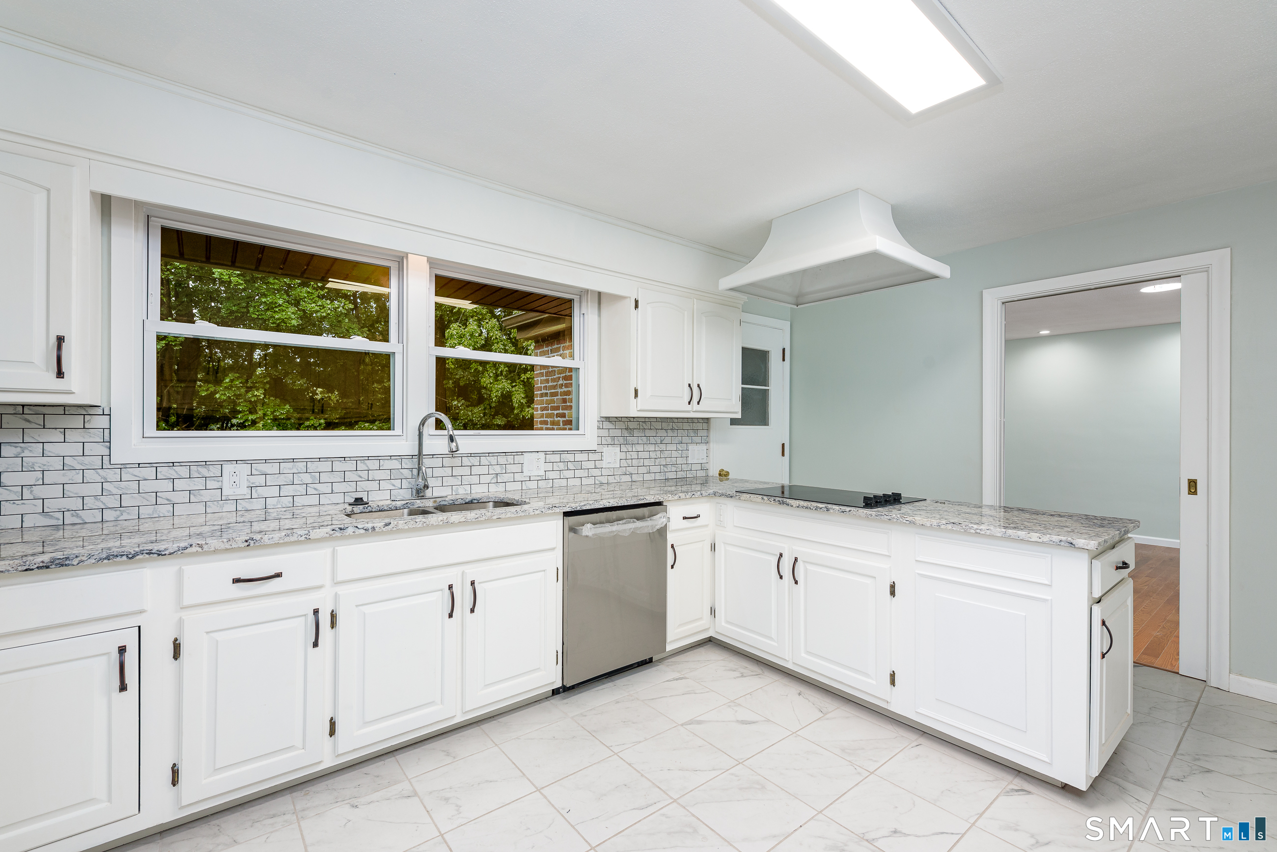 8 Lincoln Avenue photo 15
