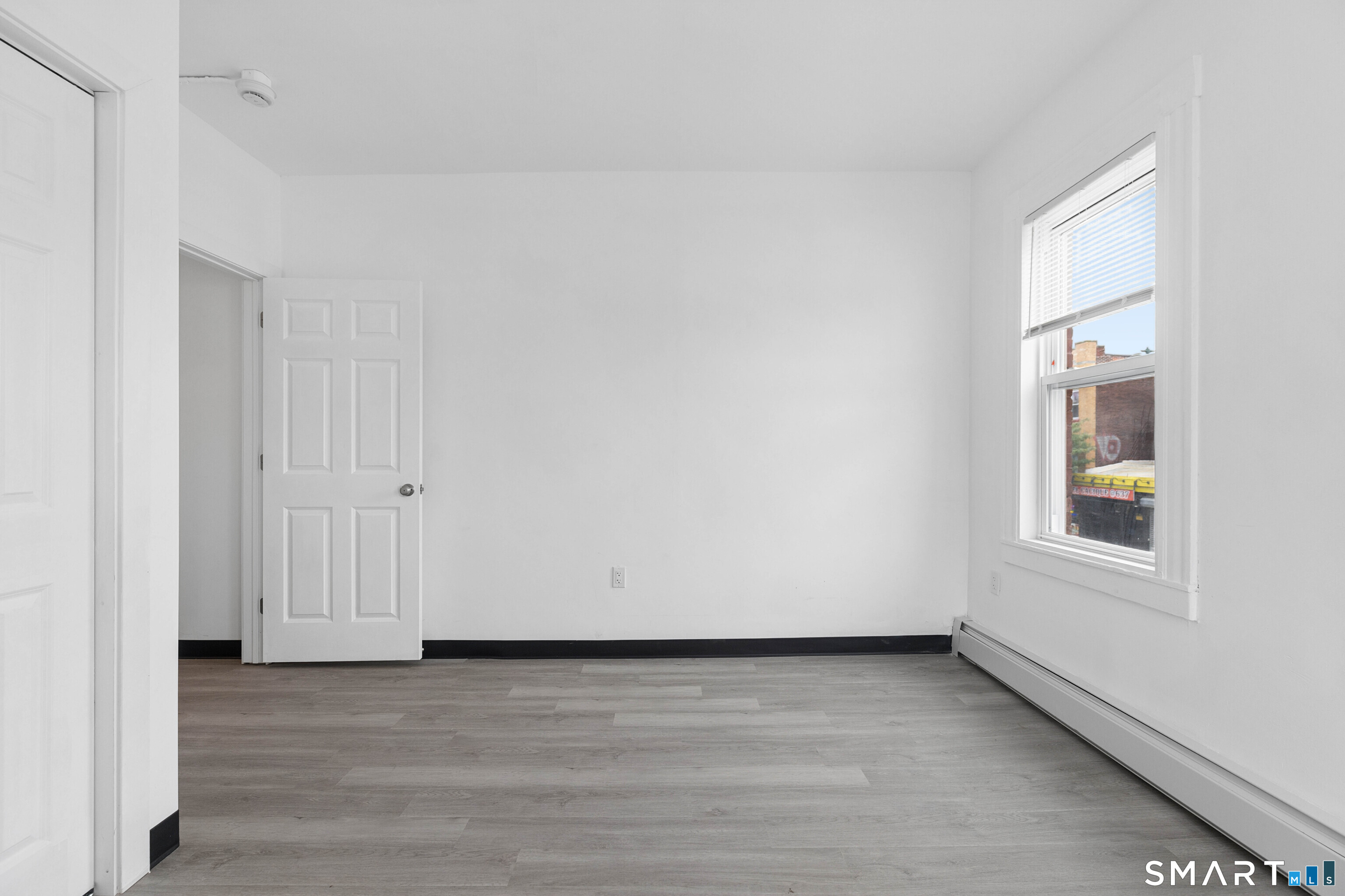 654 Park Street photo 8