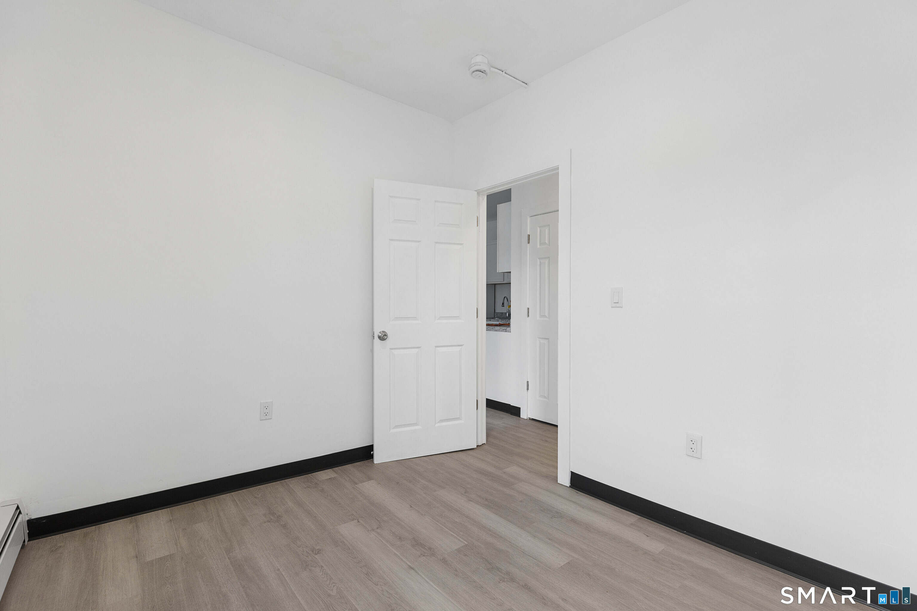 654 Park Street photo 12