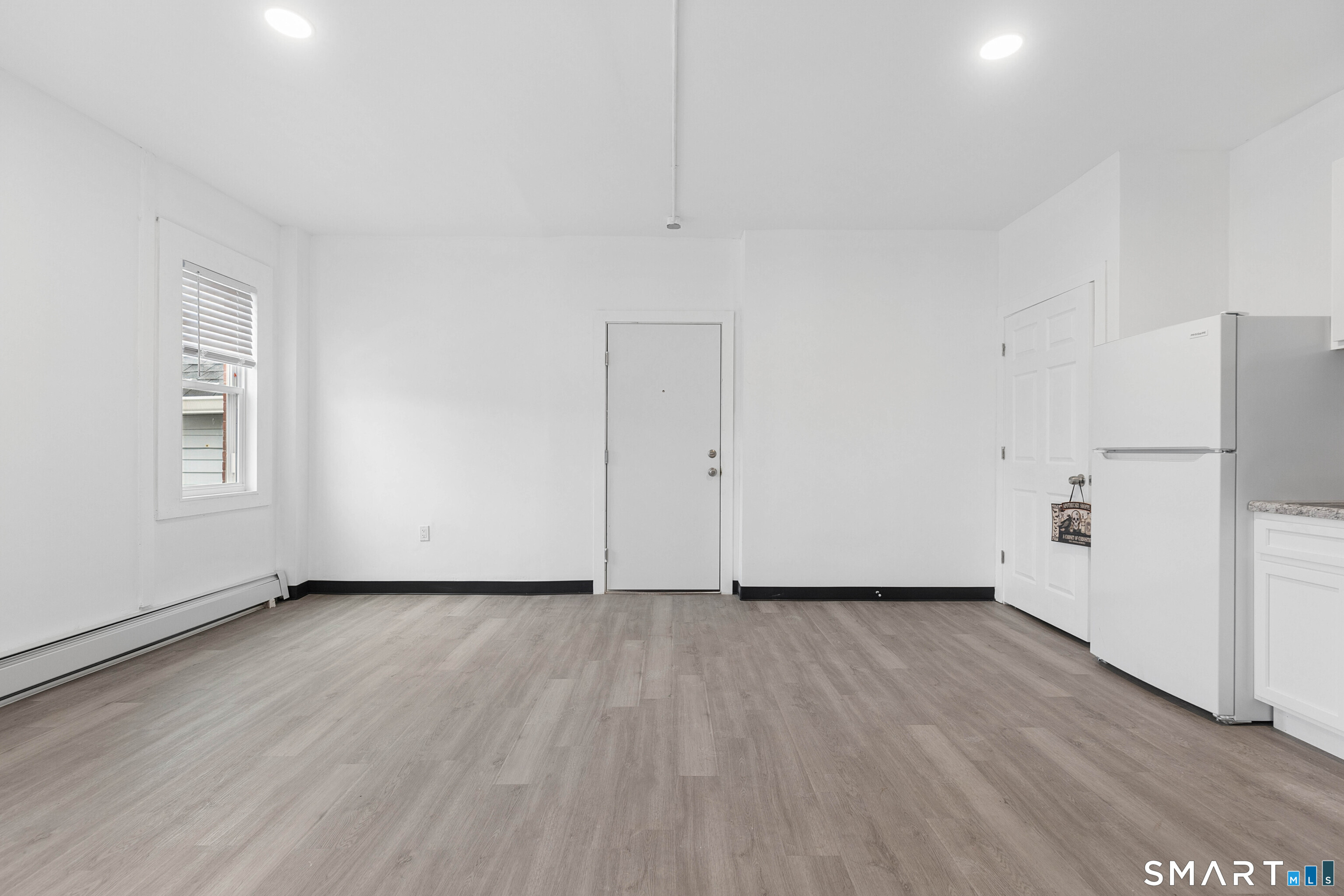 654 Park Street photo 4