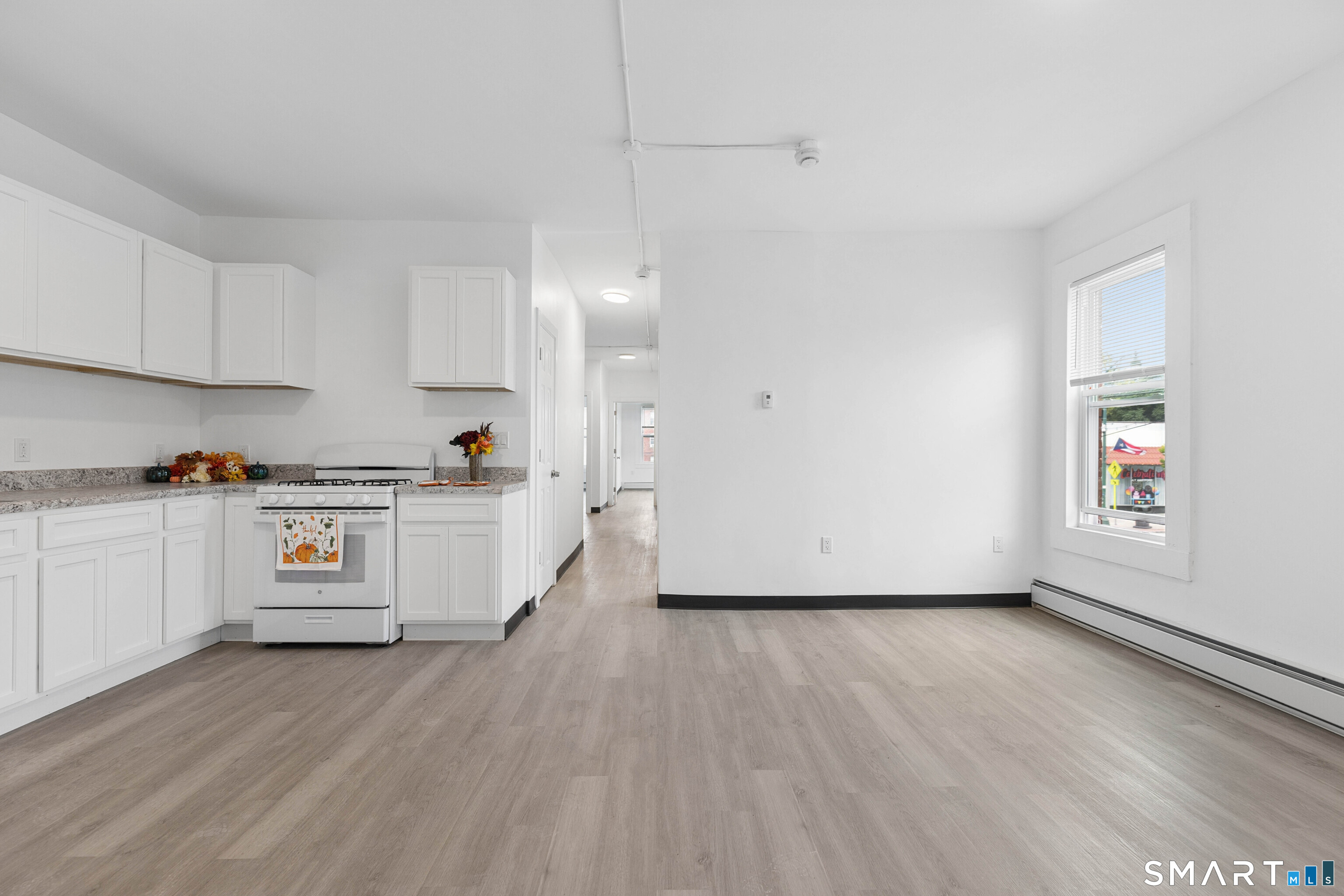 654 Park Street photo 3