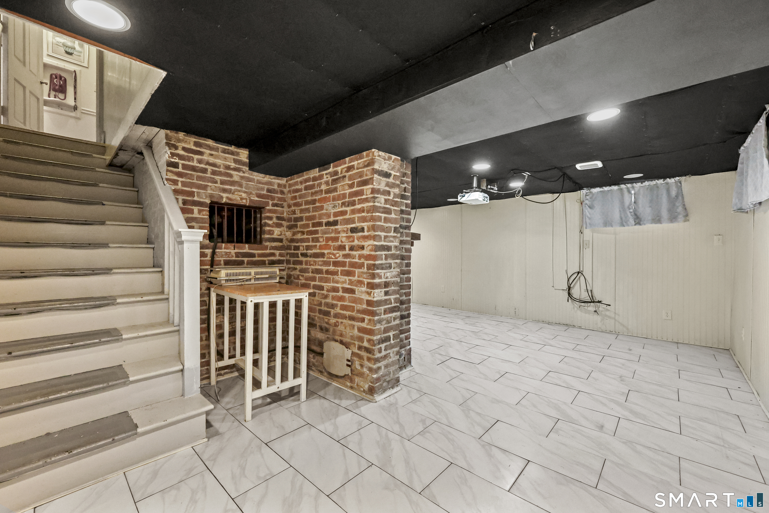 92 Hazelmere Road photo 29