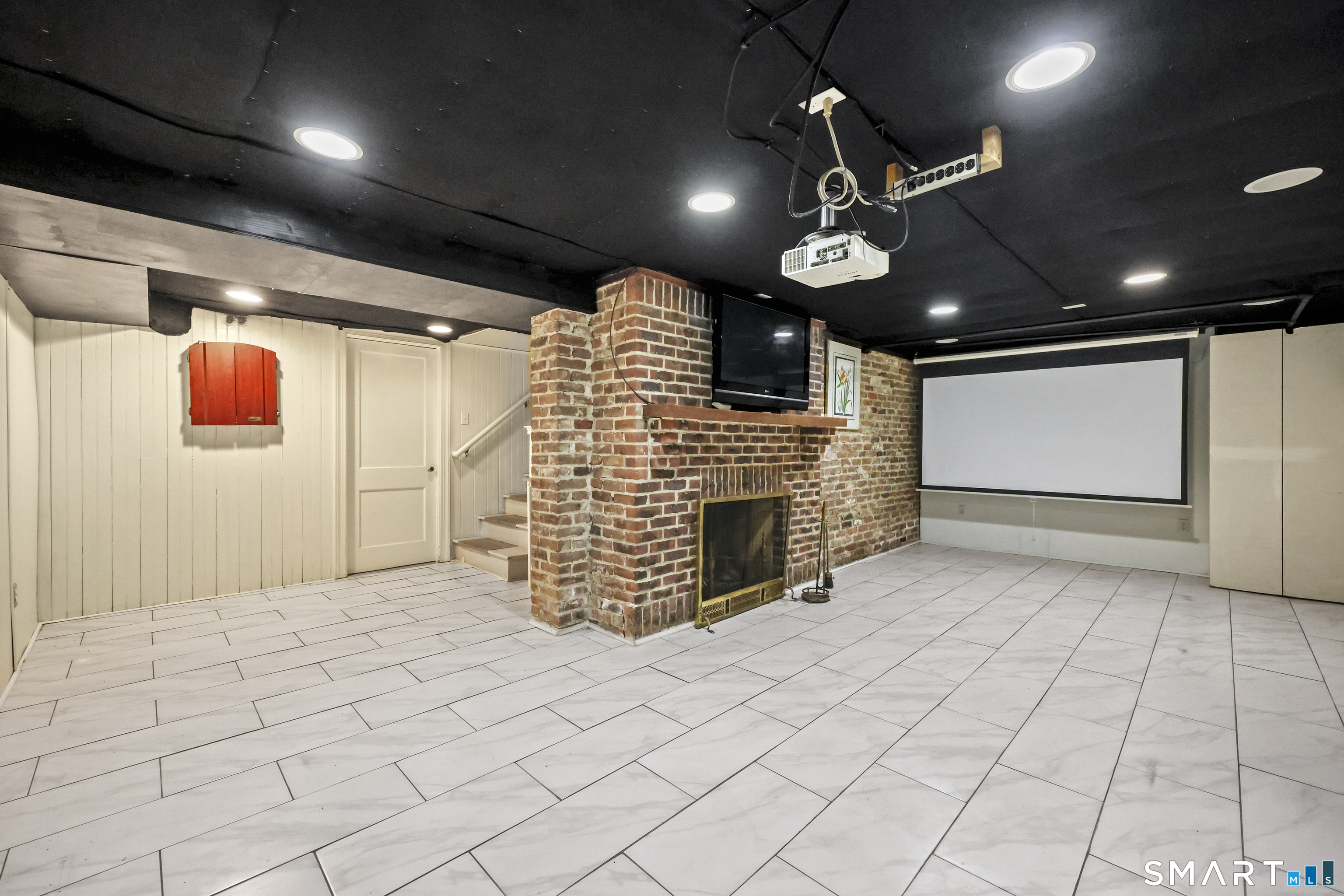 92 Hazelmere Road photo 30
