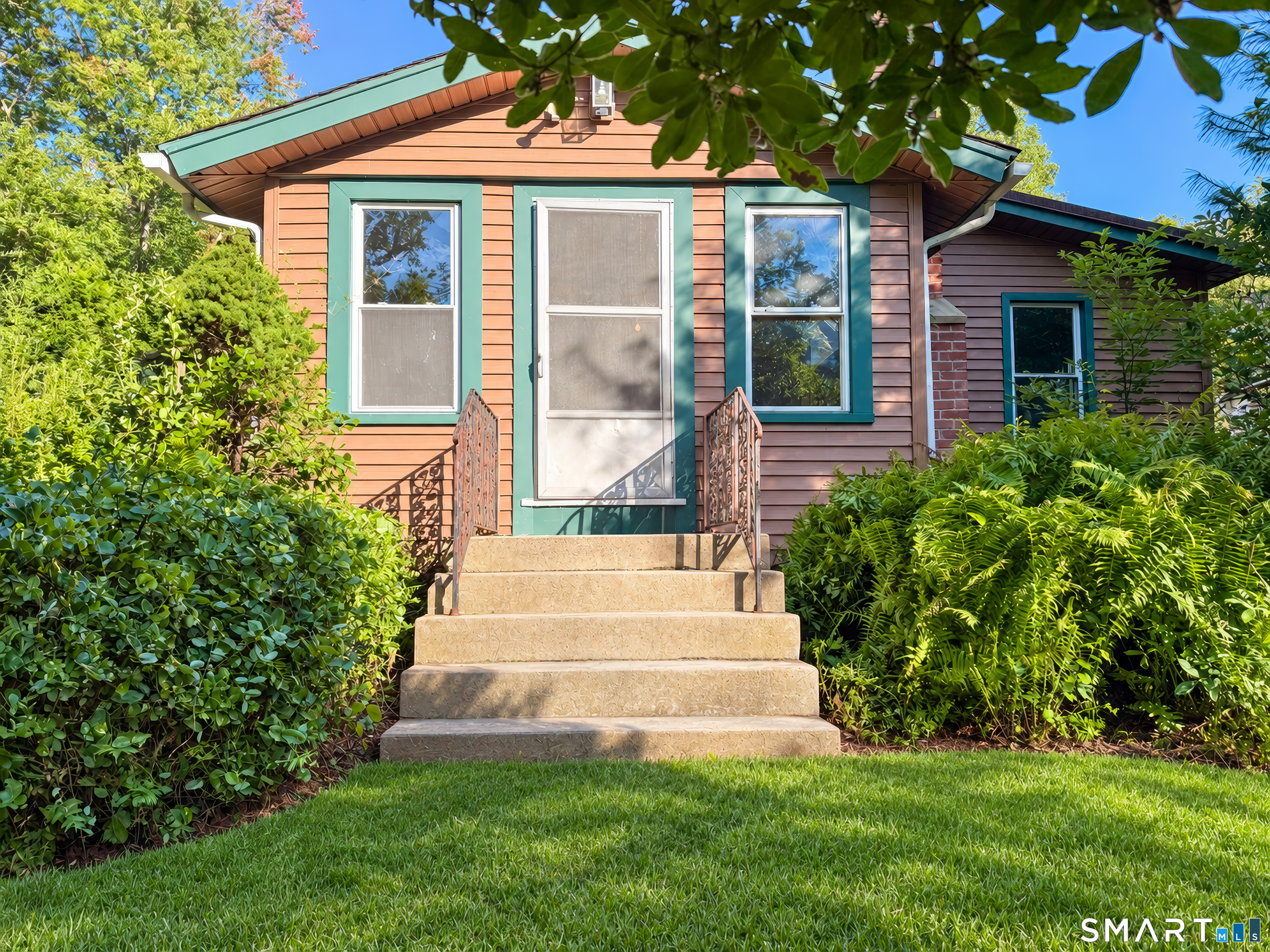 606 North Madison Road