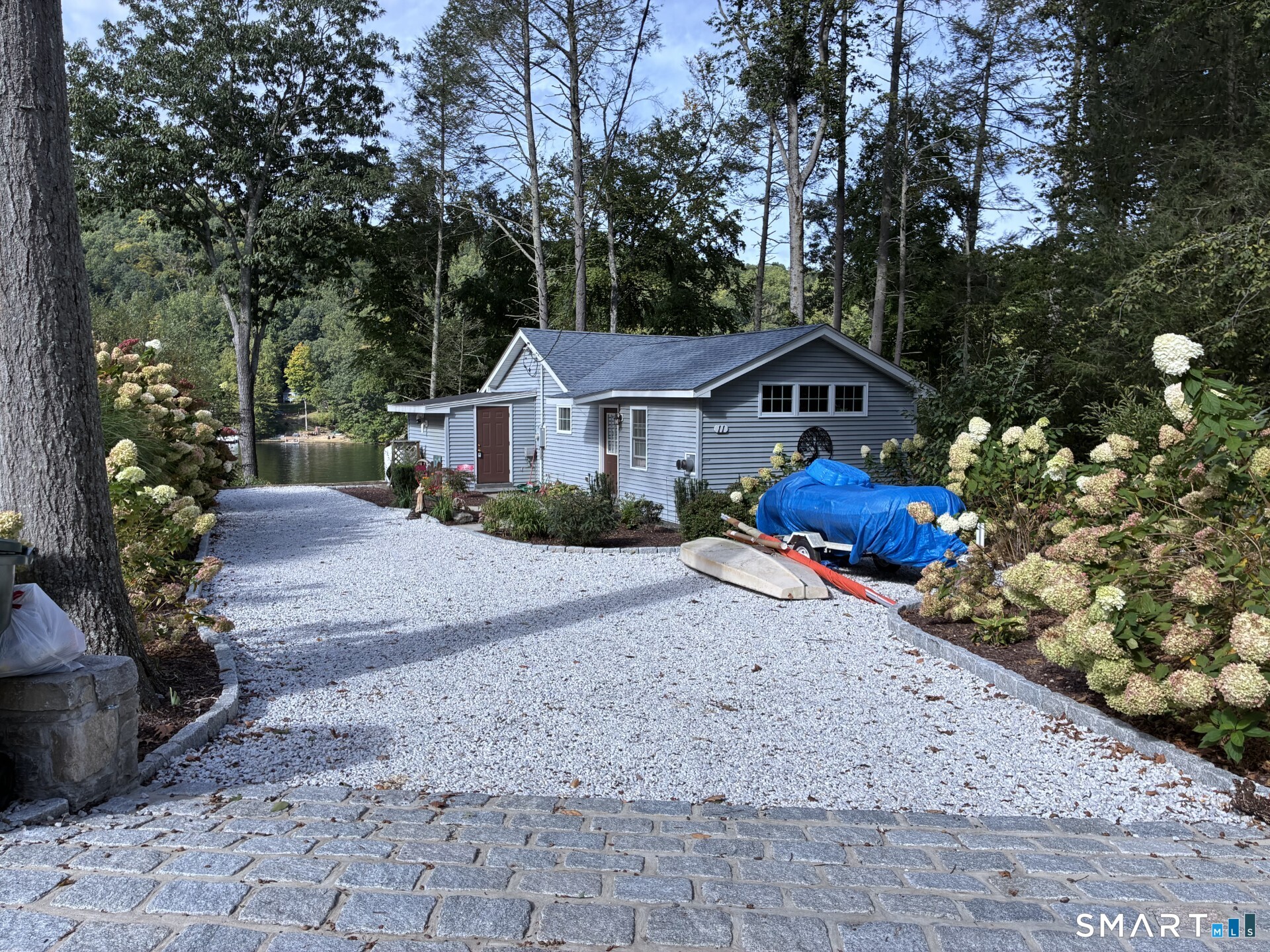 11 Mohawk Trail photo 6