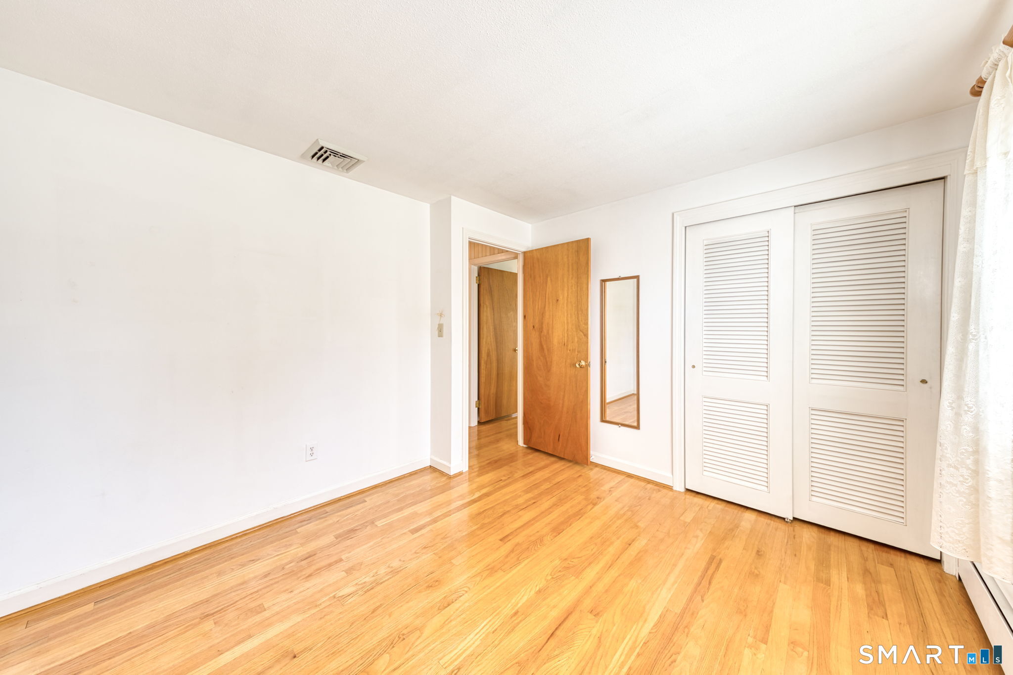 352 Orchard Street photo 24