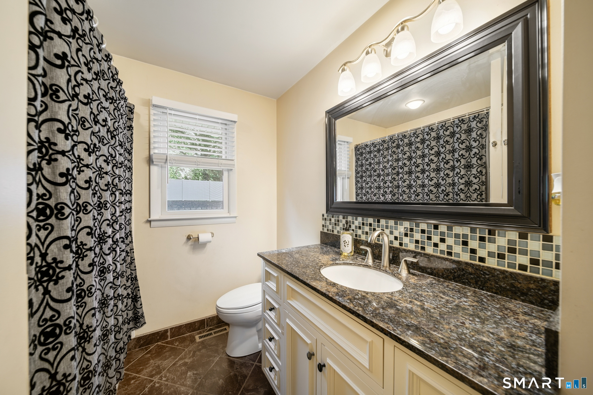 121 Bridgeview Place photo 22