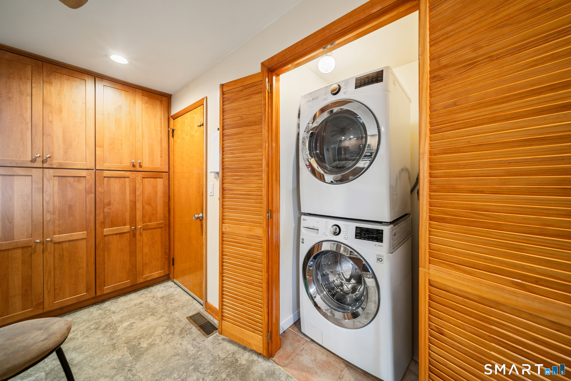 121 Bridgeview Place photo 28
