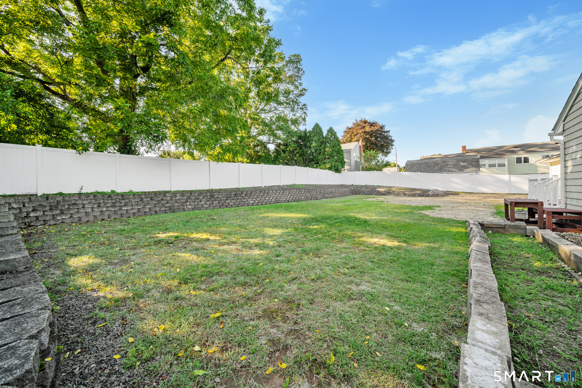 121 Bridgeview Place photo 32
