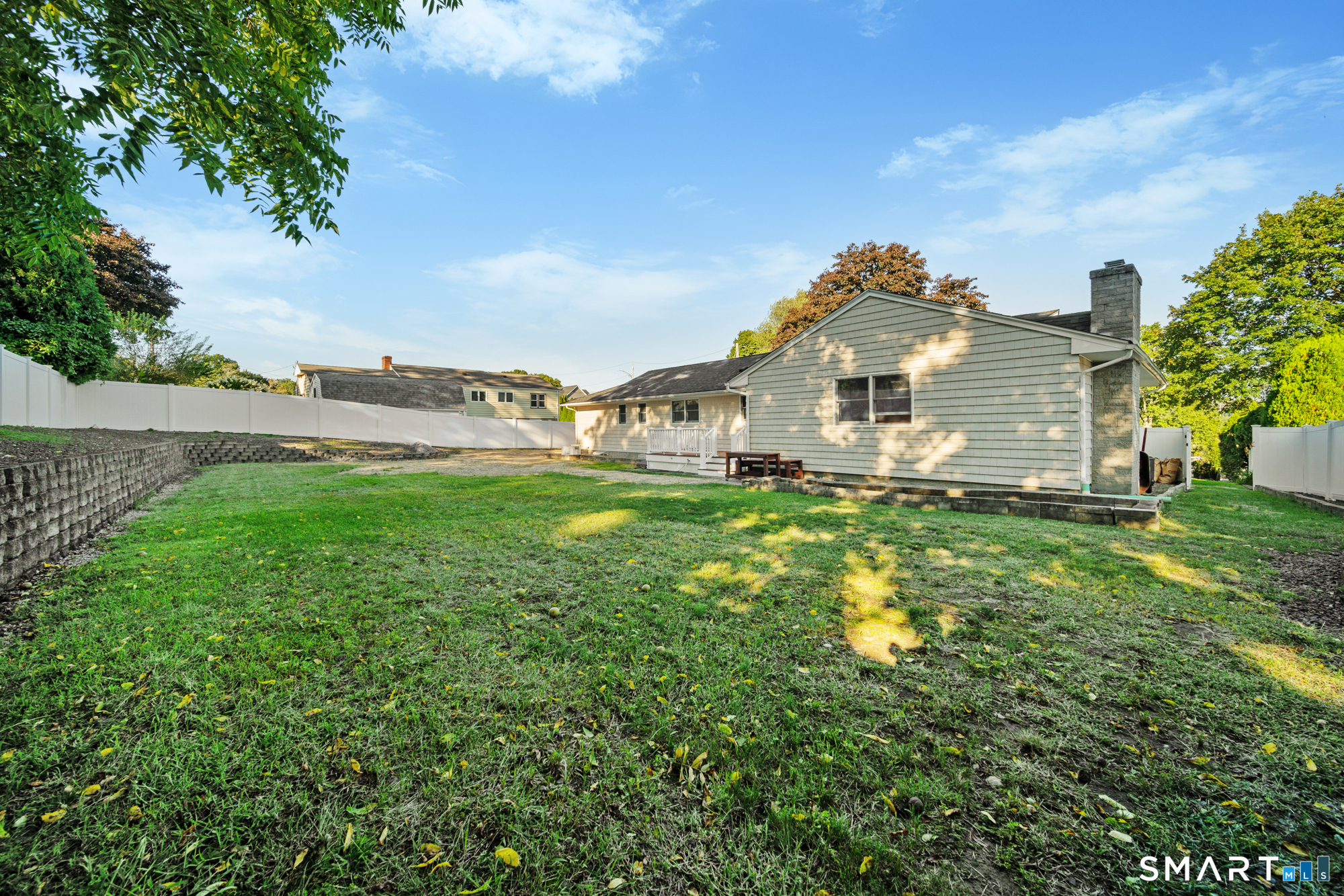 121 Bridgeview Place photo 33