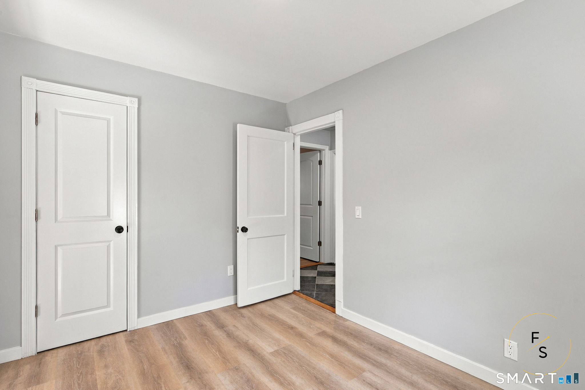 87 Oxford Drive photo 16