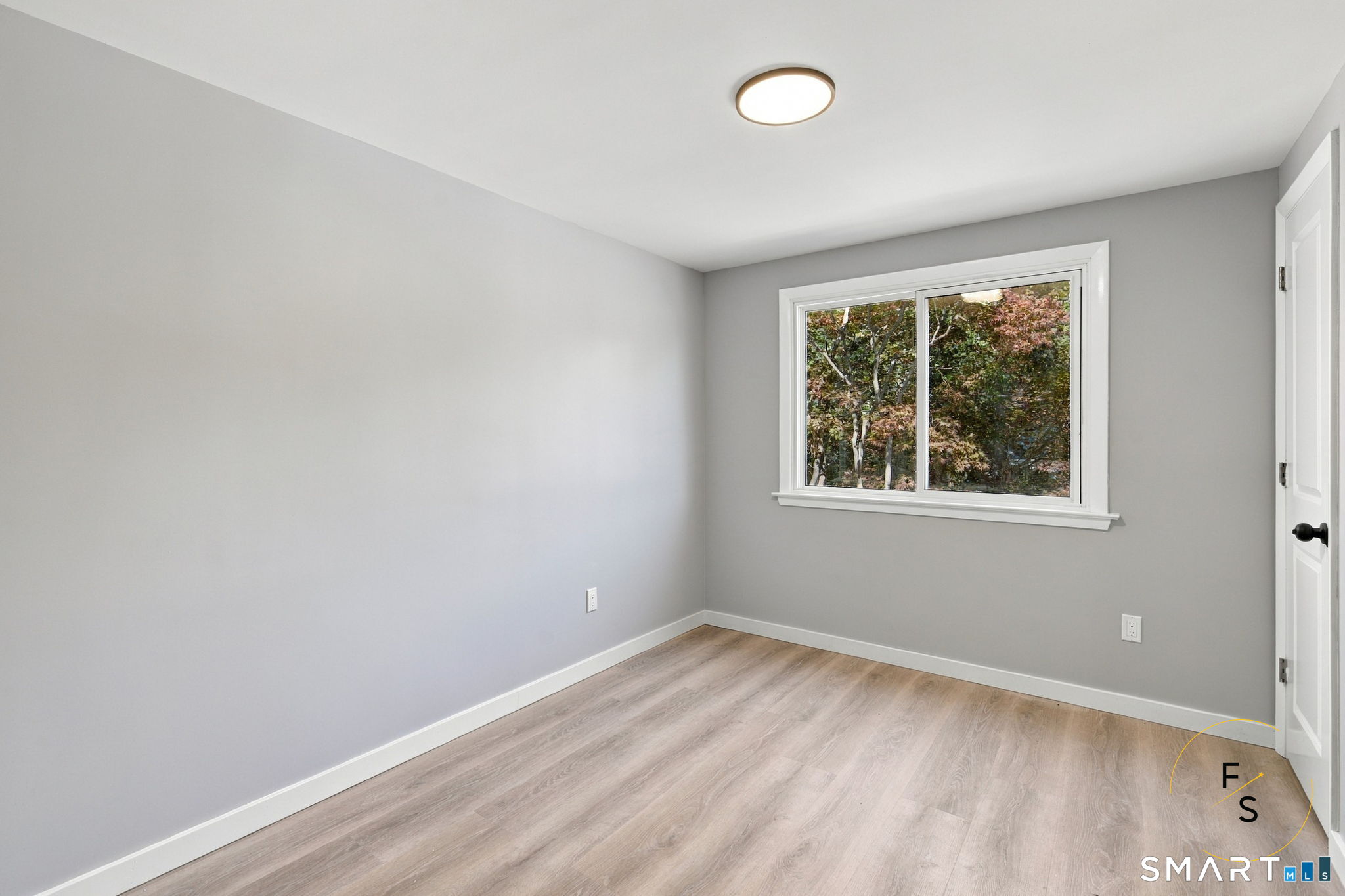 87 Oxford Drive photo 21