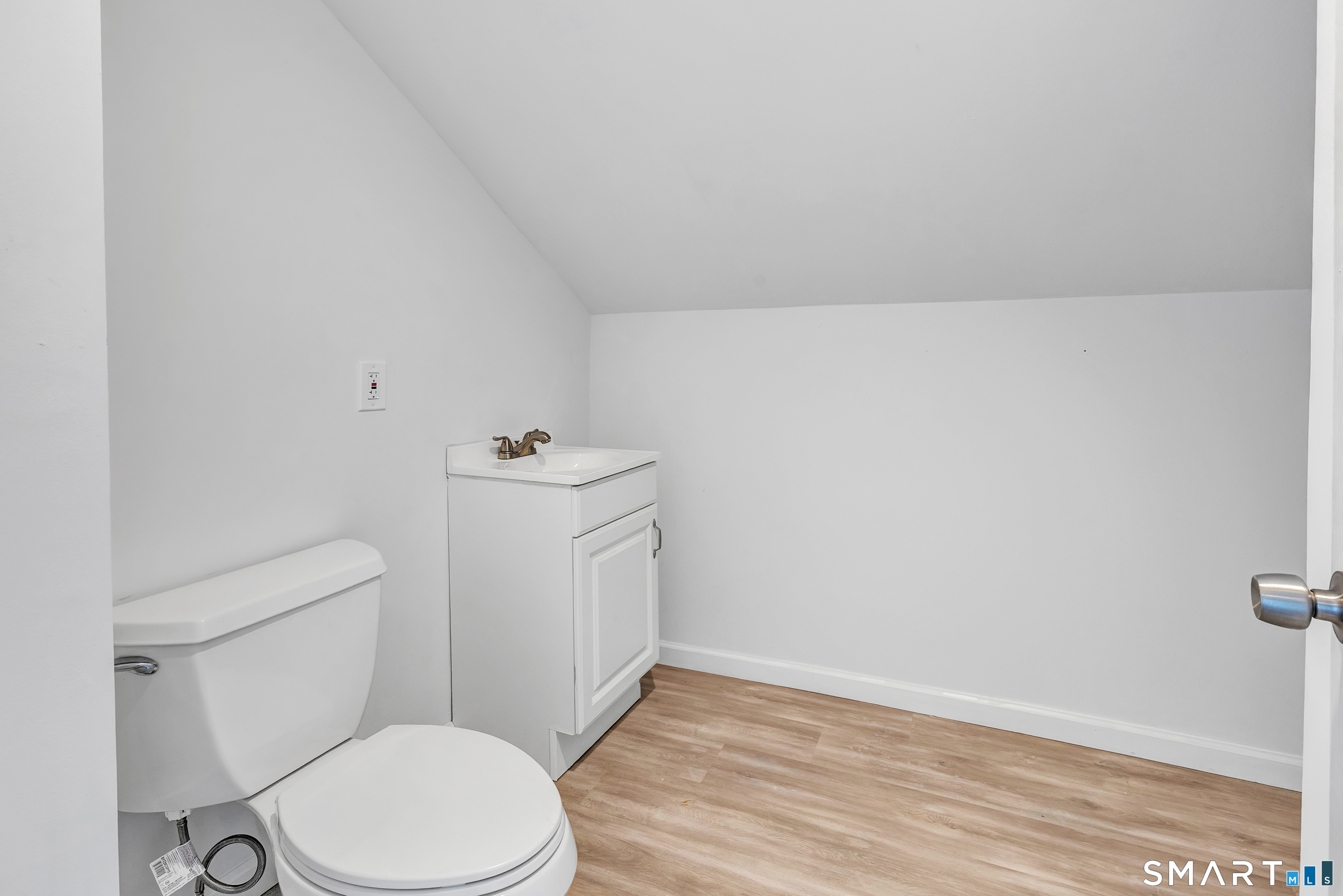 72 Bennett Avenue photo 31