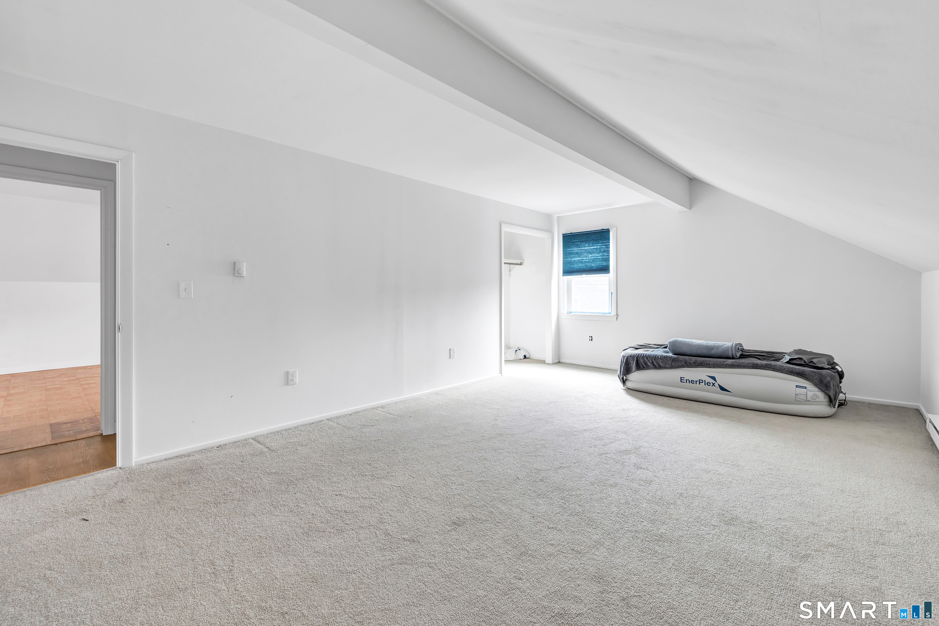 72 Bennett Avenue photo 33